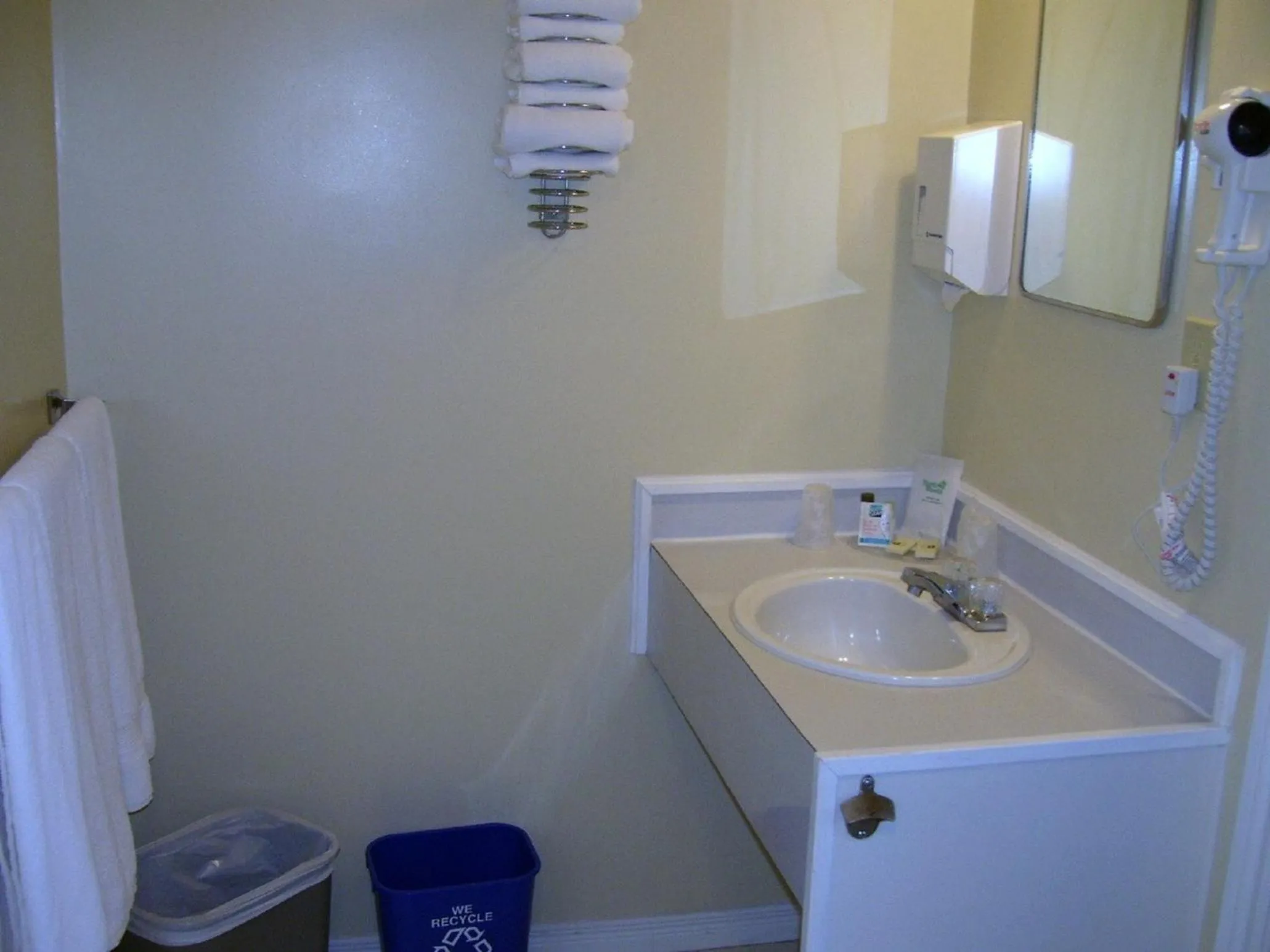 Bathroom in Admiral Digby Inn Restaurant and Cottages