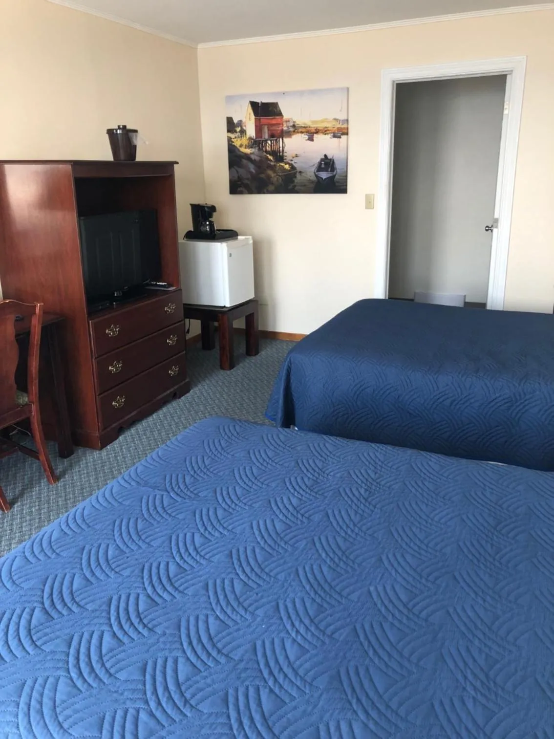 Bed in Admiral Digby Inn Restaurant and Cottages