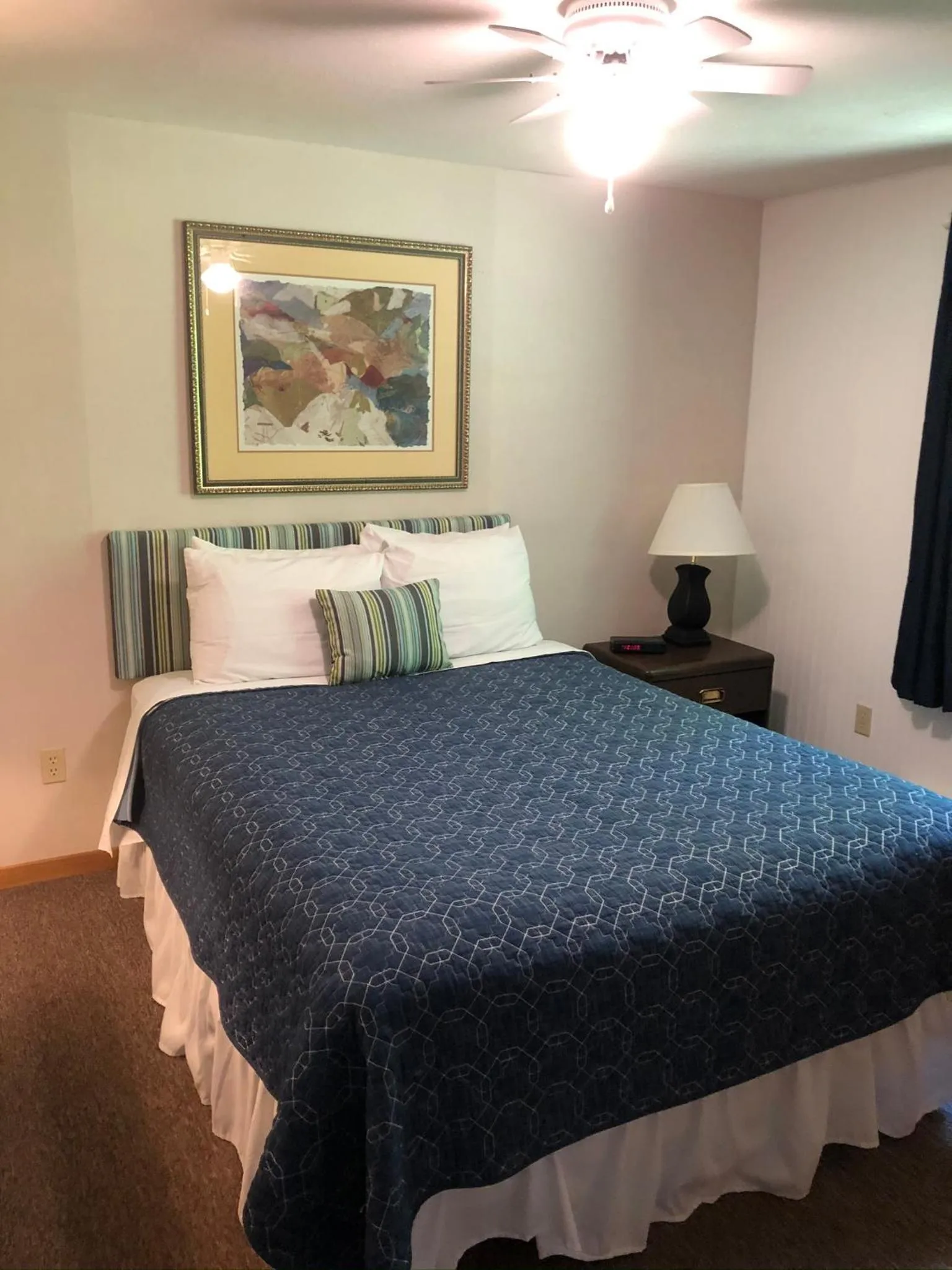 Bedroom, Bed in Admiral Digby Inn Restaurant and Cottages