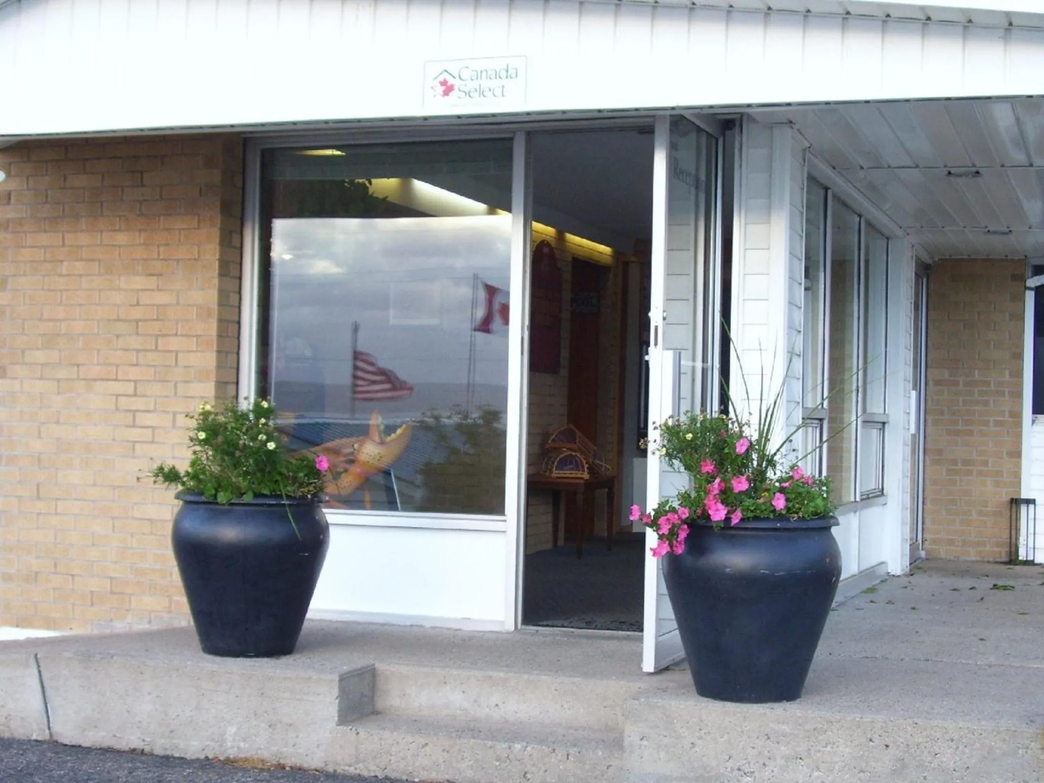 Facade/entrance in Admiral Digby Inn Restaurant and Cottages