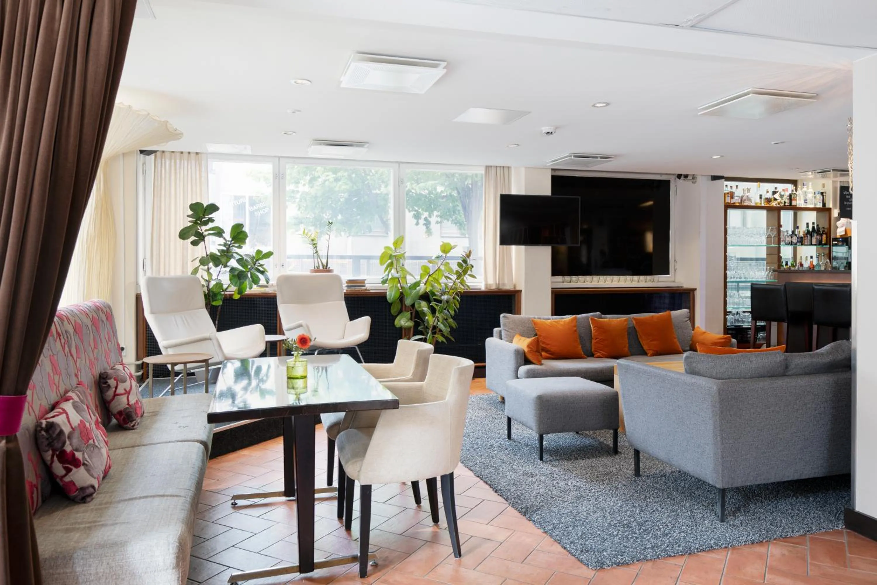 TV and multimedia in Original Sokos Hotel Albert