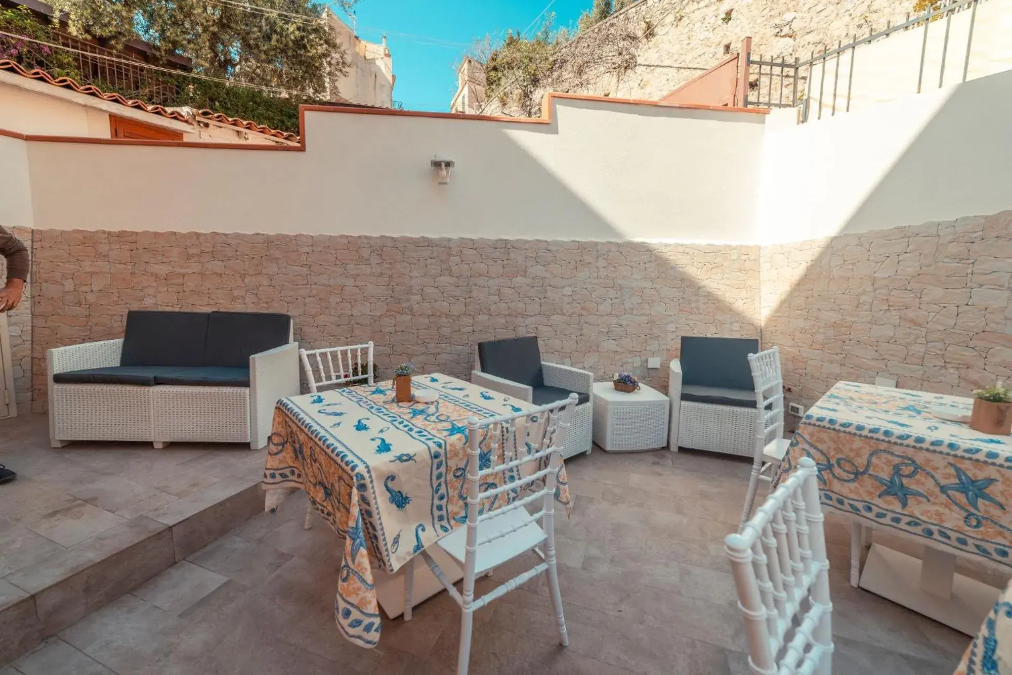 Three-Bedroom Apartment in Bed and Breakfast Dionisio Three-Bedroom Apartment in Bed and Breakfast Dionisio