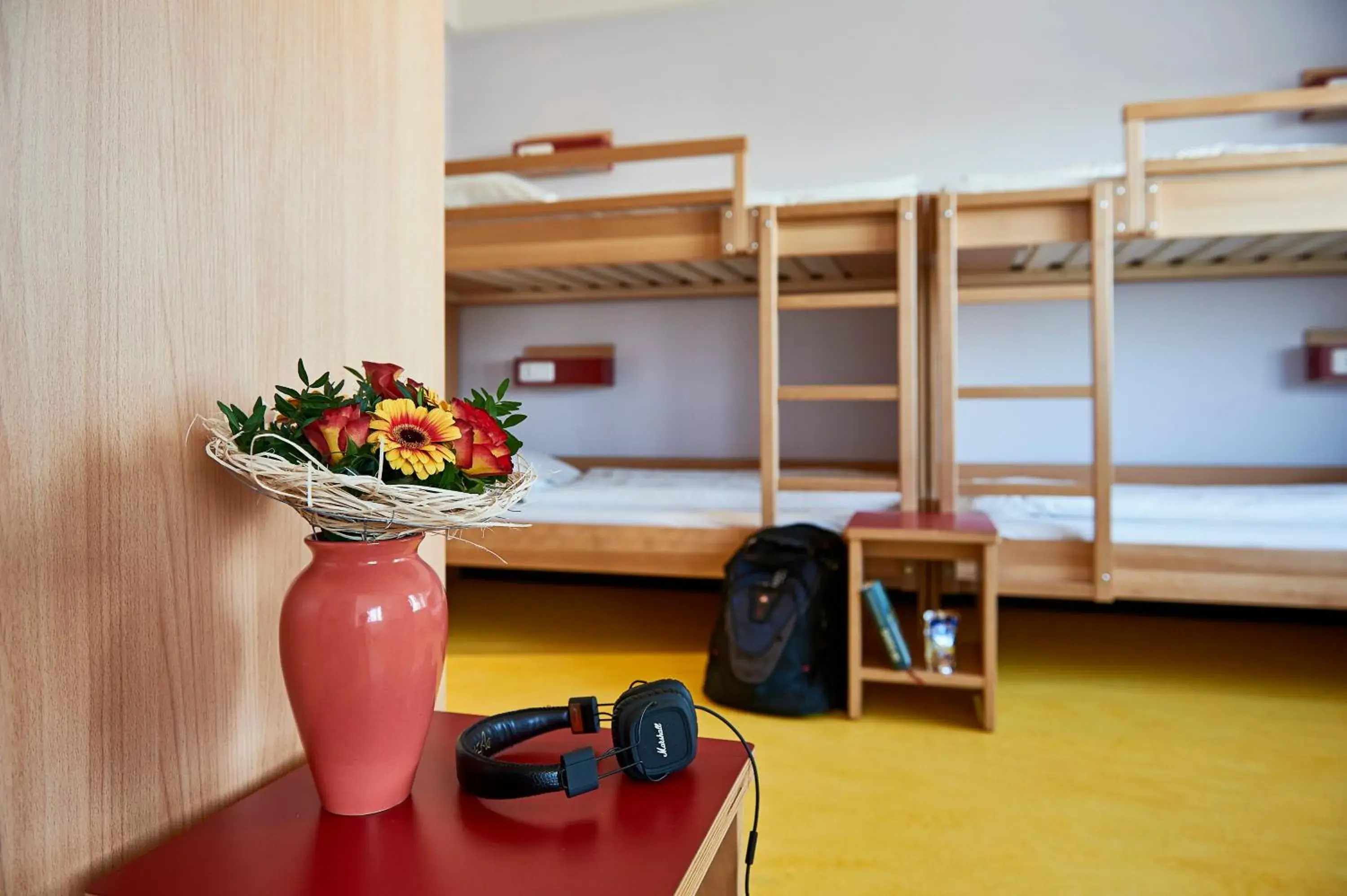 Bed in Female 4-Bed/ 6-Bed Dormitory Room with Shower and Toilet in Jugendherberge Frankfurt - Haus der Jugend Bed in Female 4-Bed/ 6-Bed Dormitory Room with Shower and Toilet in Jugendherberge Frankfurt - Haus der Jugend