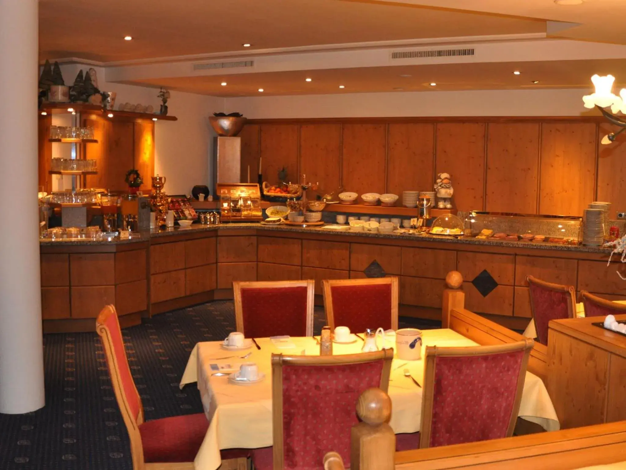 Food and drinks, Restaurant/Places to Eat in Hotel Garni Angela