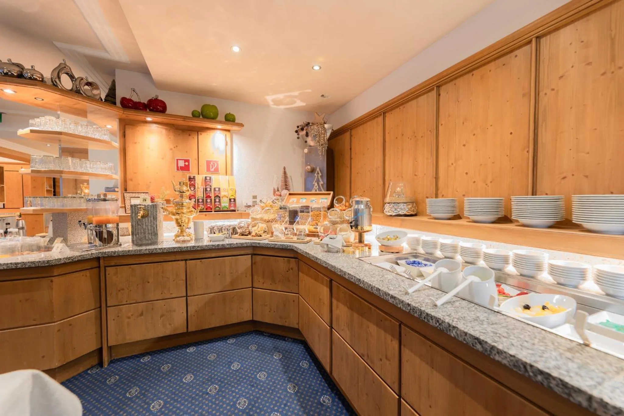 Food and drinks in Hotel Garni Angela