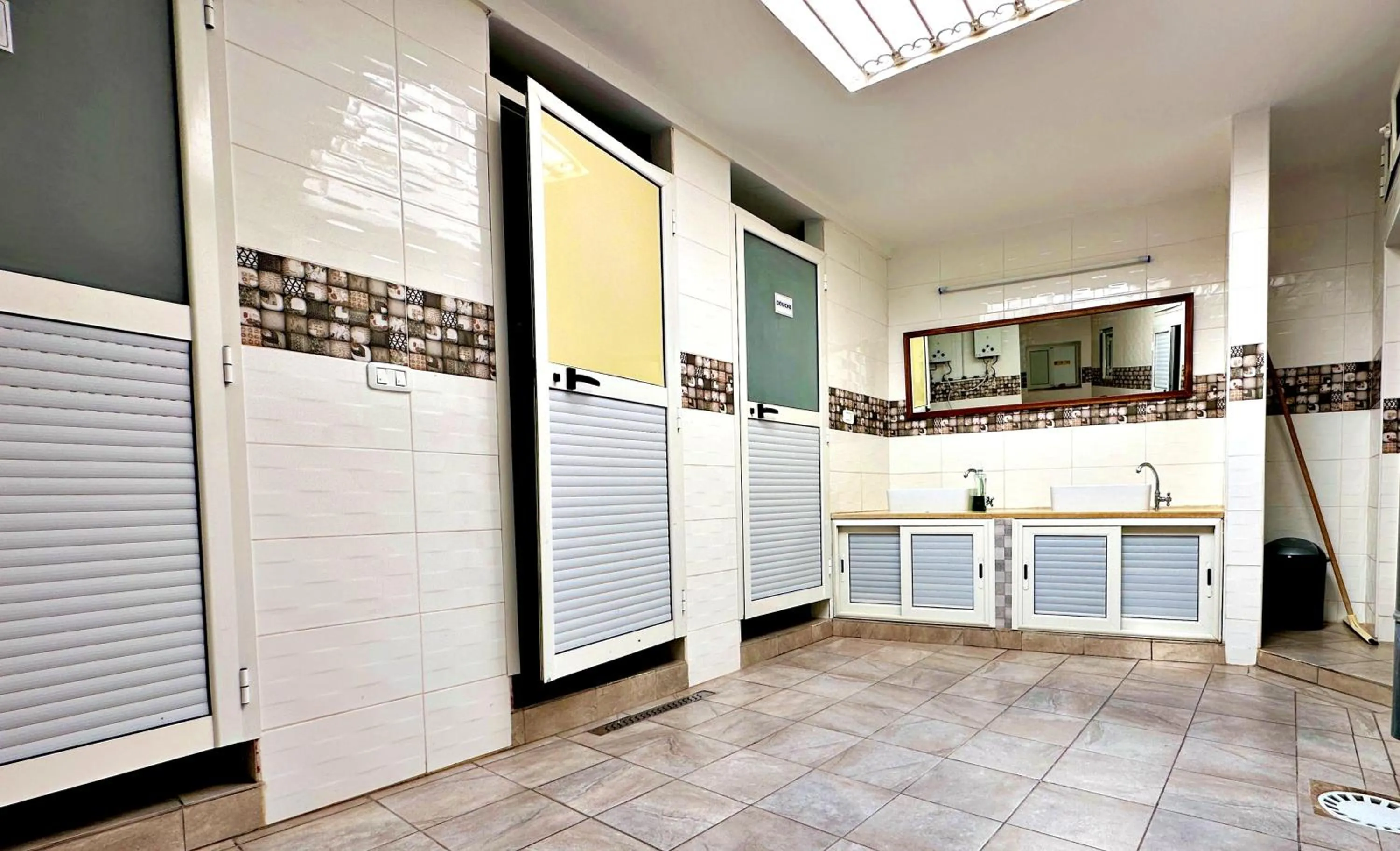 Bathroom in Hotel Paris