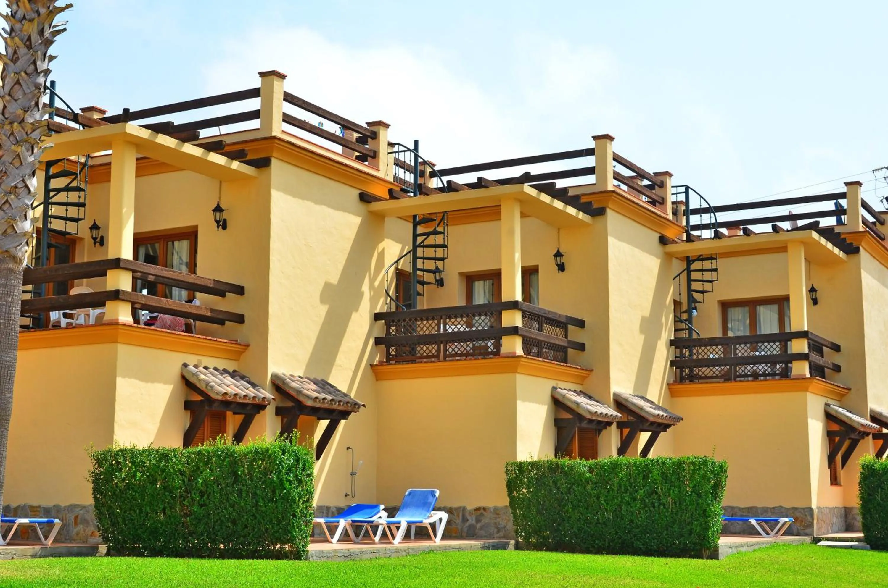 Property building in Apartamentos Villafaro Conil