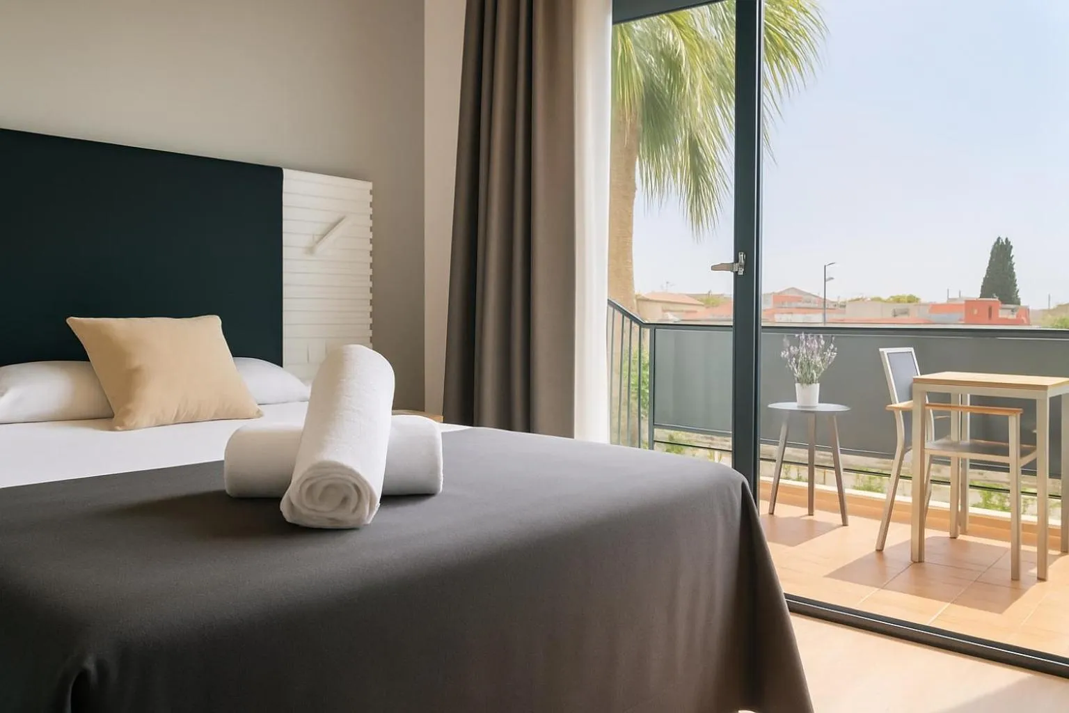 Bedroom, Bed in Hotel Sitges