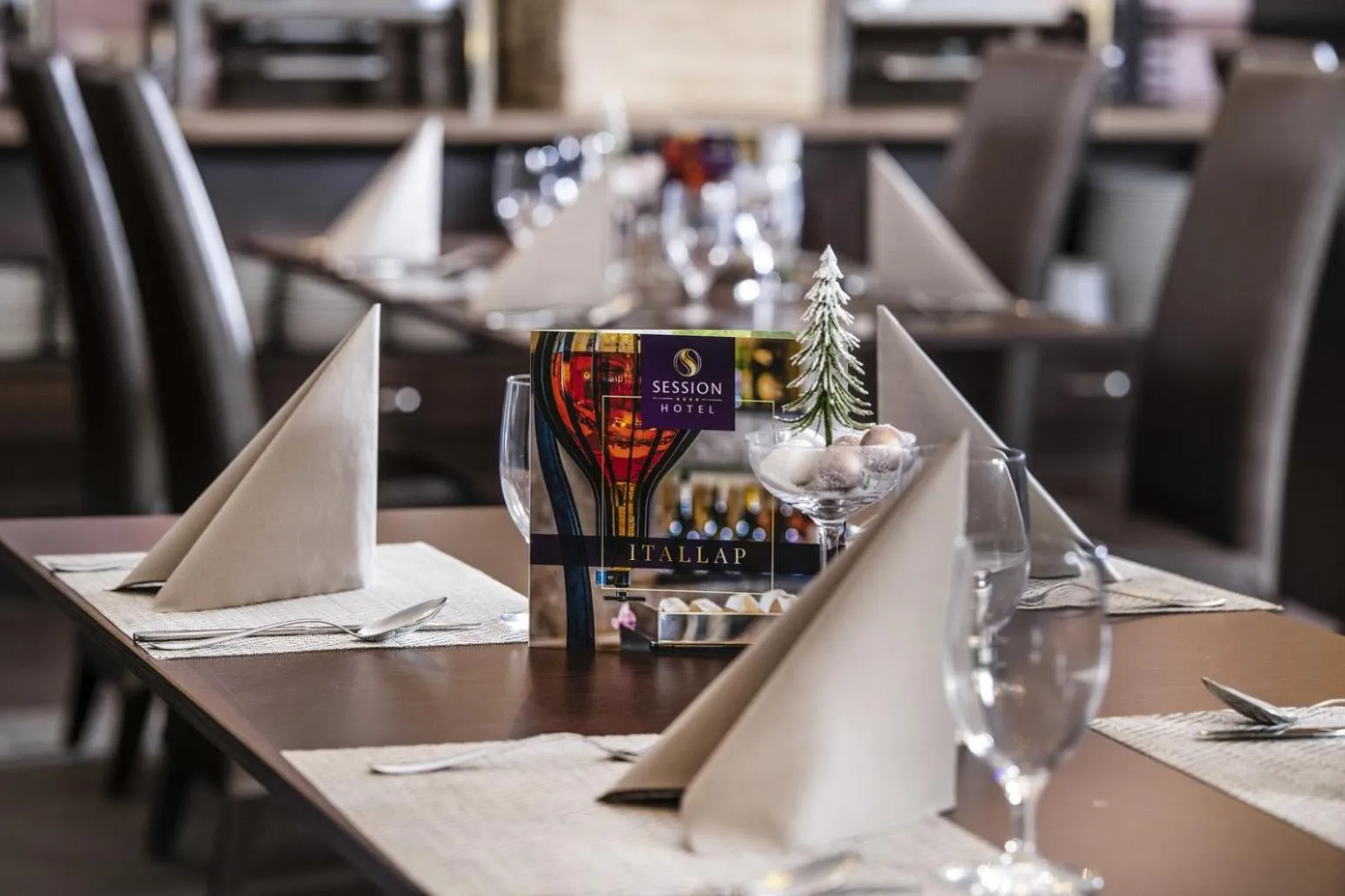 Restaurant/places to eat in Session Hotel Ráckeve