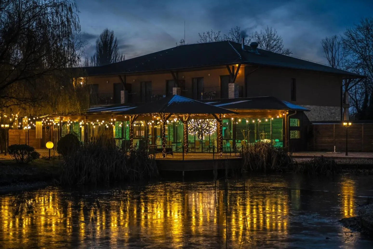 Property building in Session Hotel Ráckeve