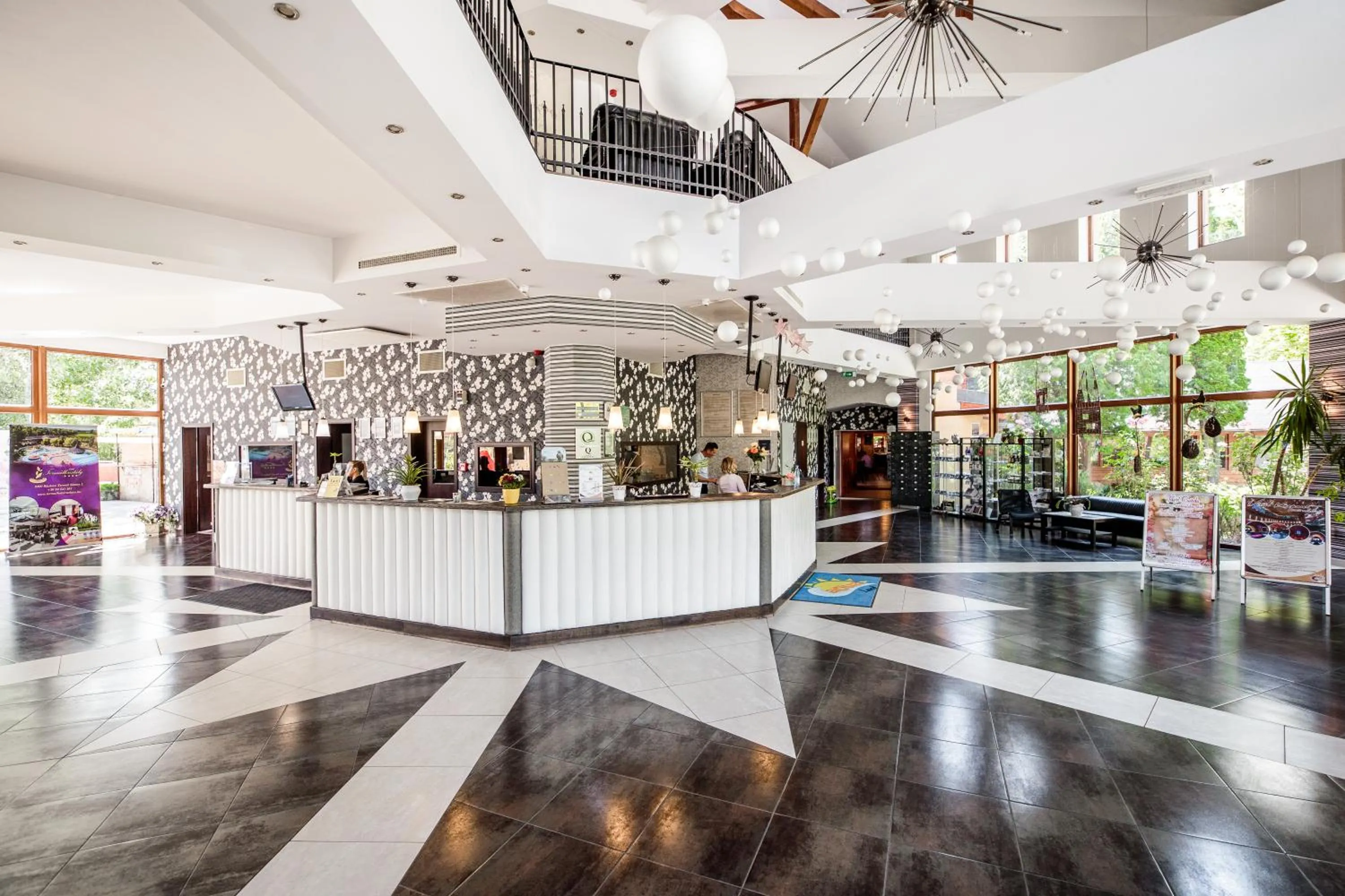 Lobby or reception in Session Hotel Ráckeve