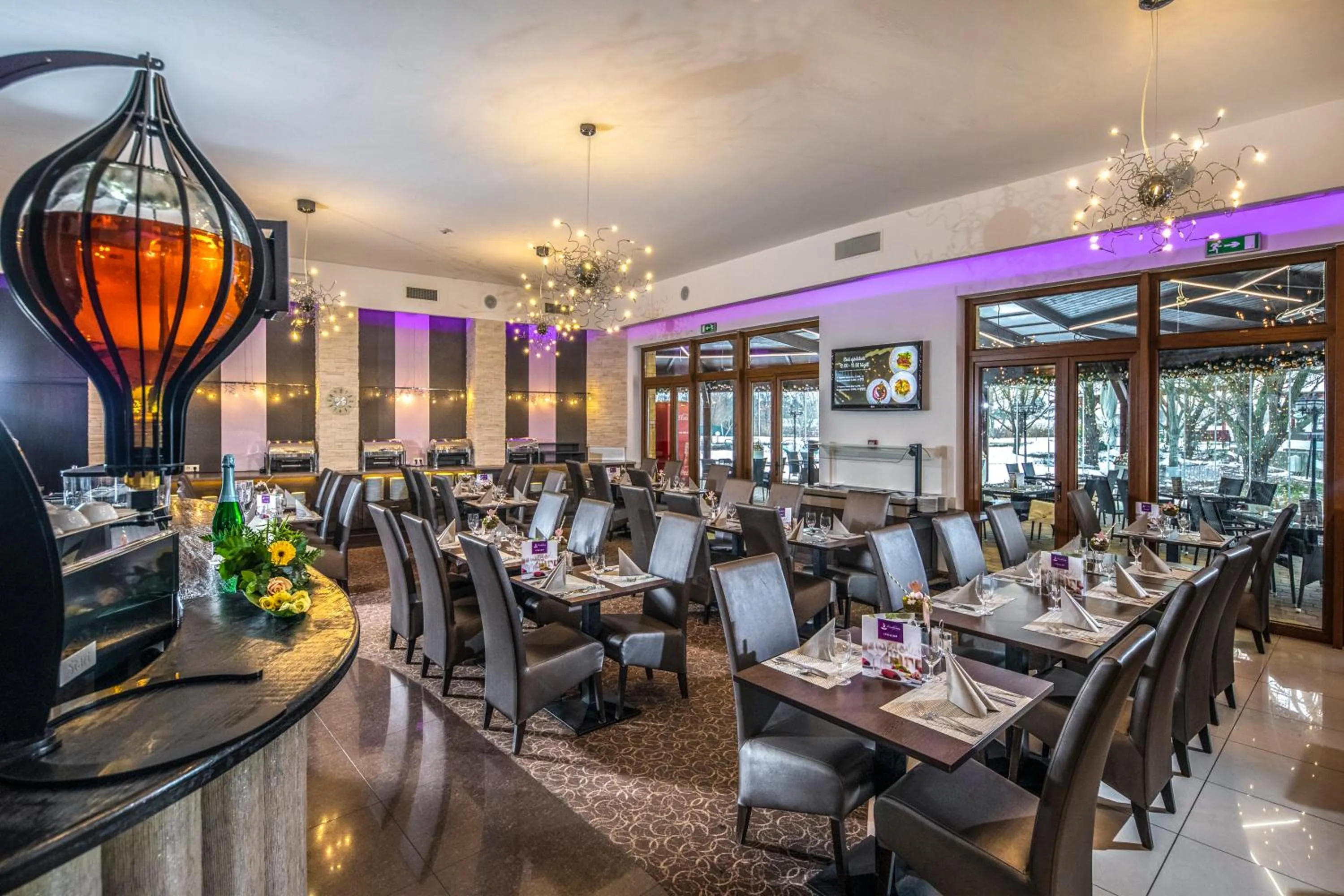 Restaurant/places to eat in Session Hotel Ráckeve