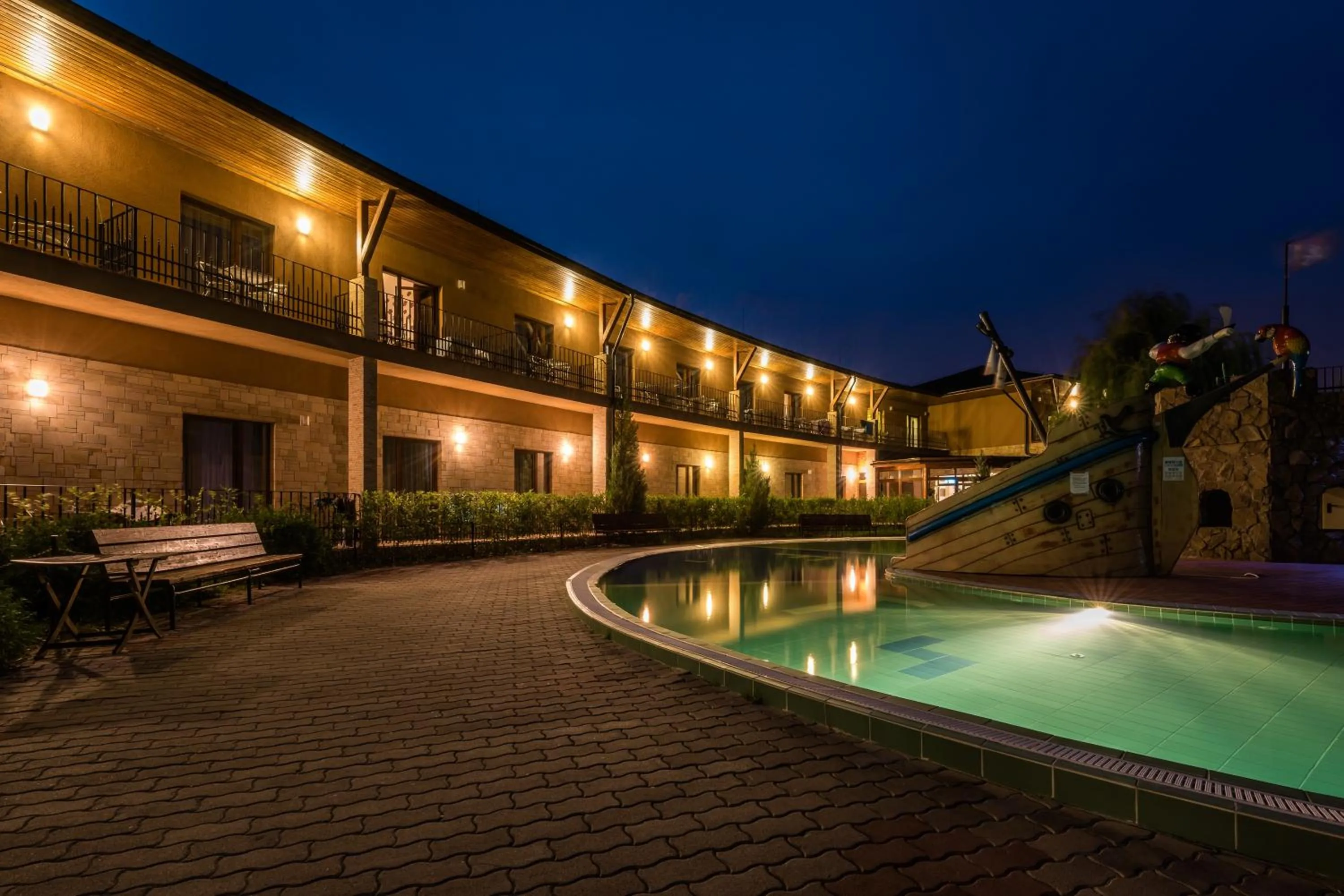 Property building in Session Hotel Ráckeve