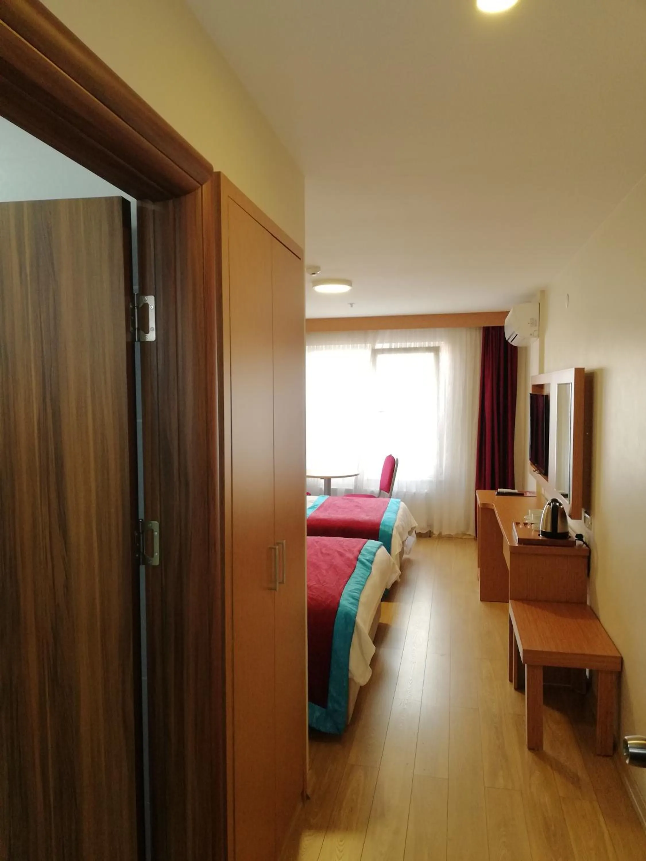 Photo of the whole room, Bed in Bursa şahin hotel