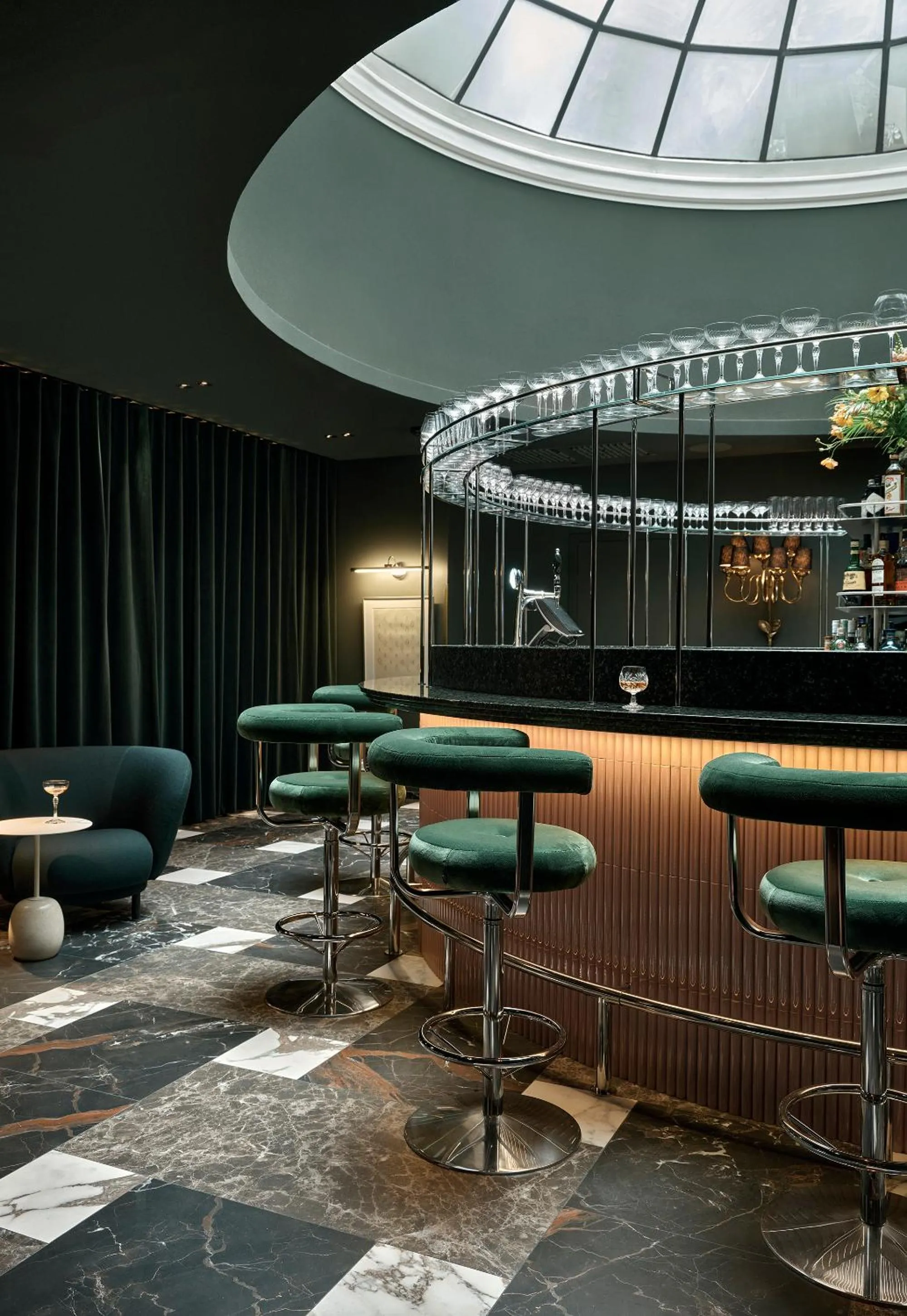 Lounge or bar in Solo Sokos Hotel Torni Helsinki