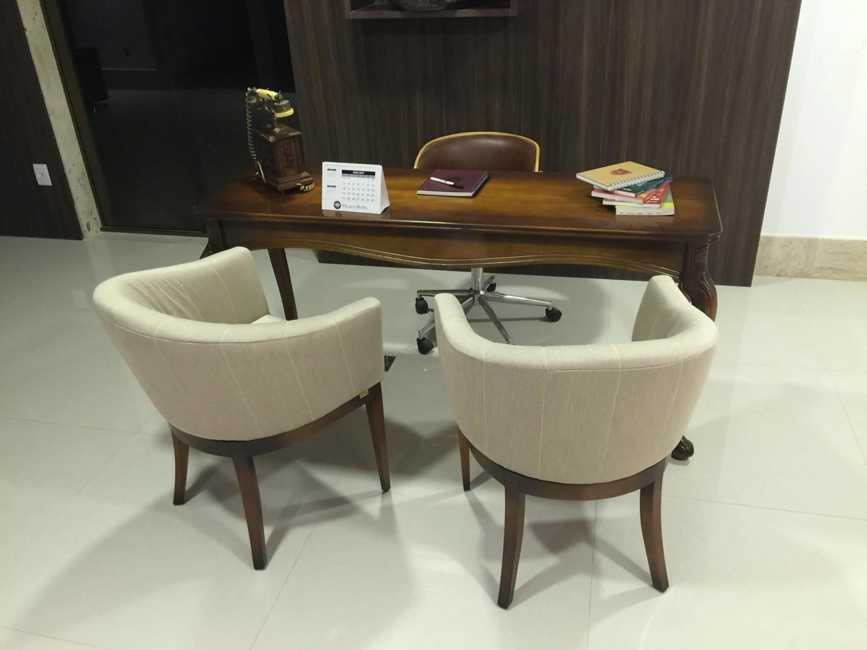 Communal lounge/ TV room in Palace Hotel Campos dos Goytacazes