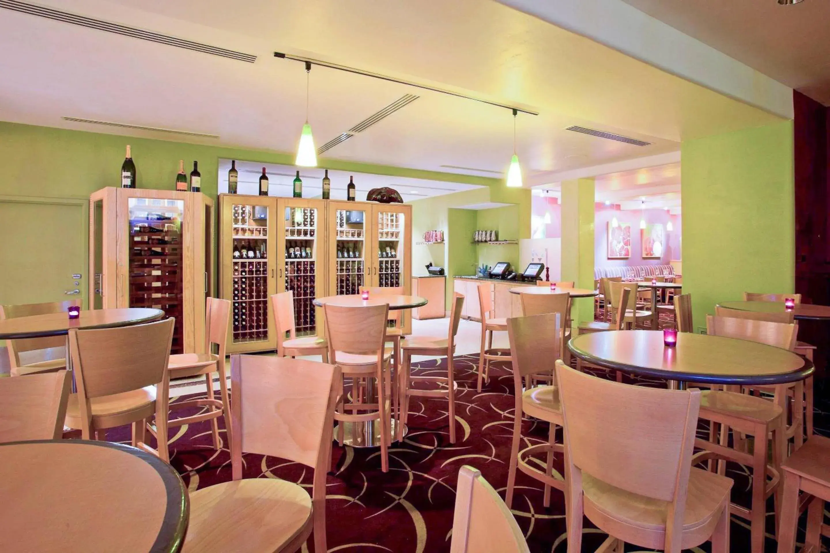 Restaurant/places to eat in Radisson Hotel Yuma Restaurant/places to eat in Radisson Hotel Yuma