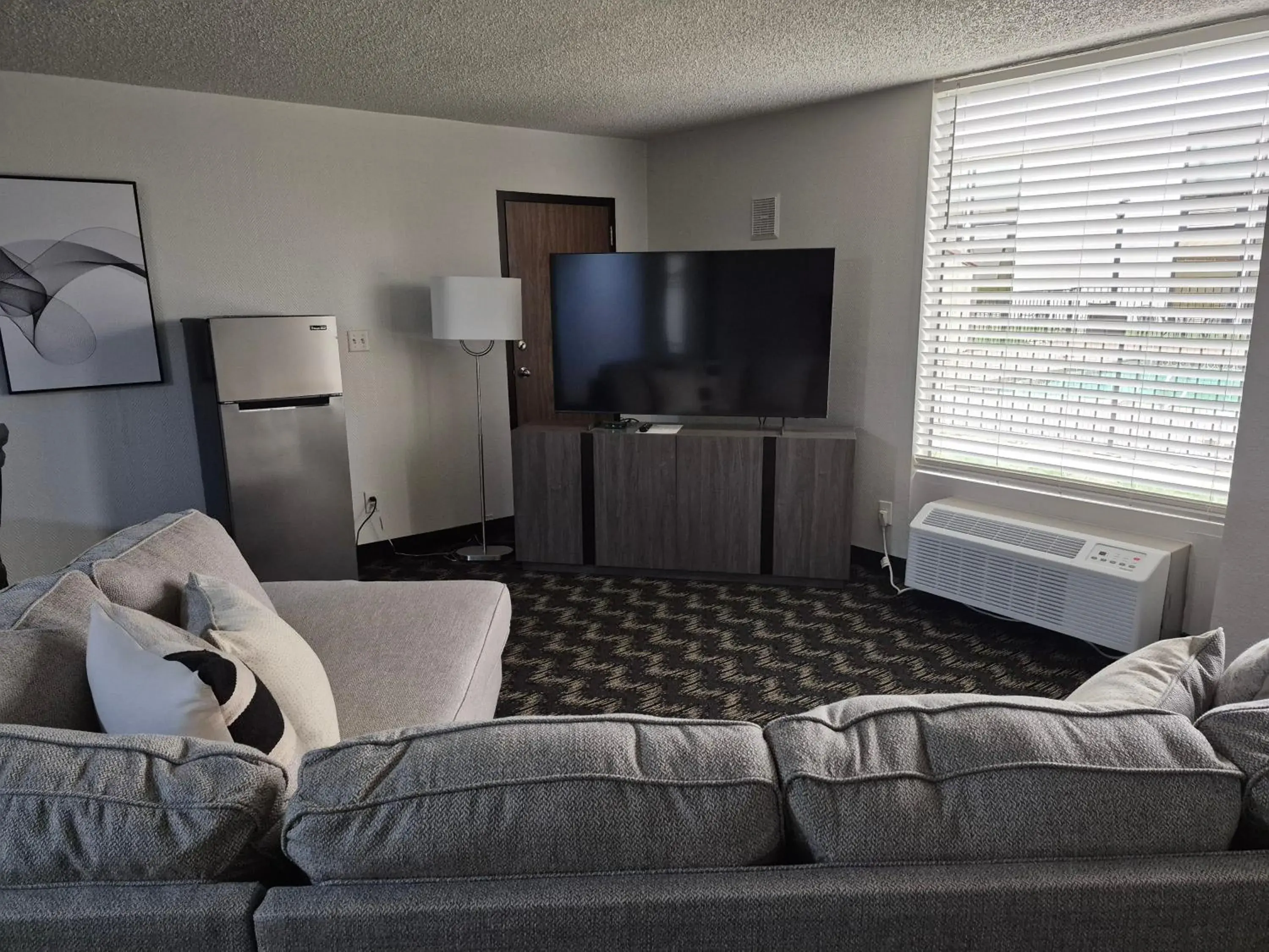 Living room in Abilene Whitten Inn Living room in Abilene Whitten Inn