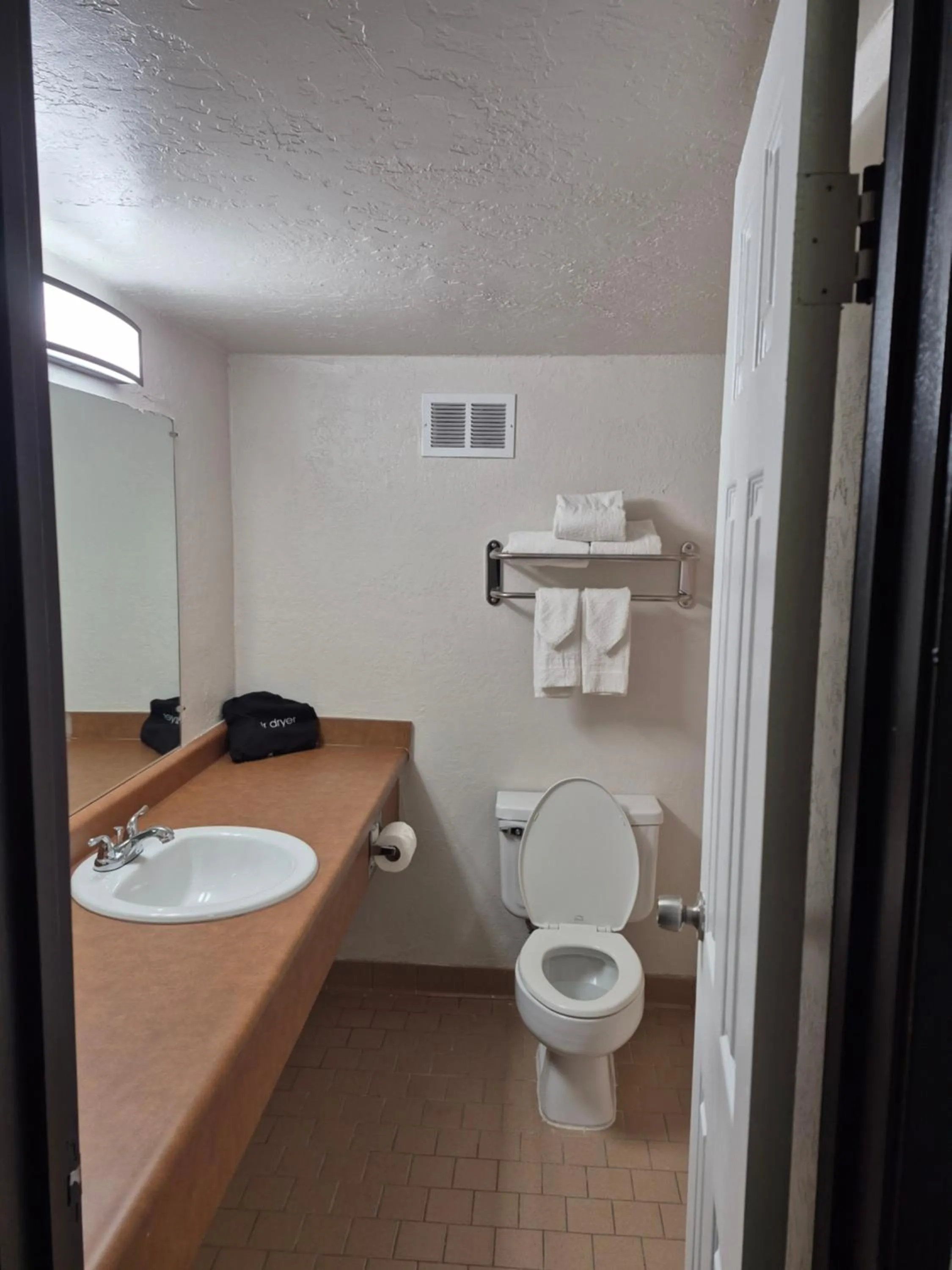 Bathroom in Abilene Whitten Inn