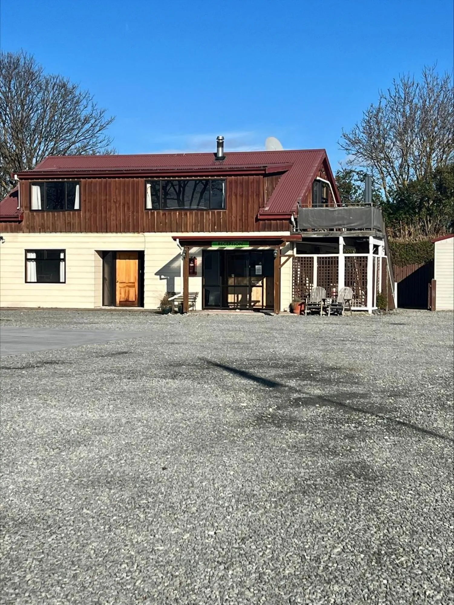 Facade/entrance in Pinewood Motels