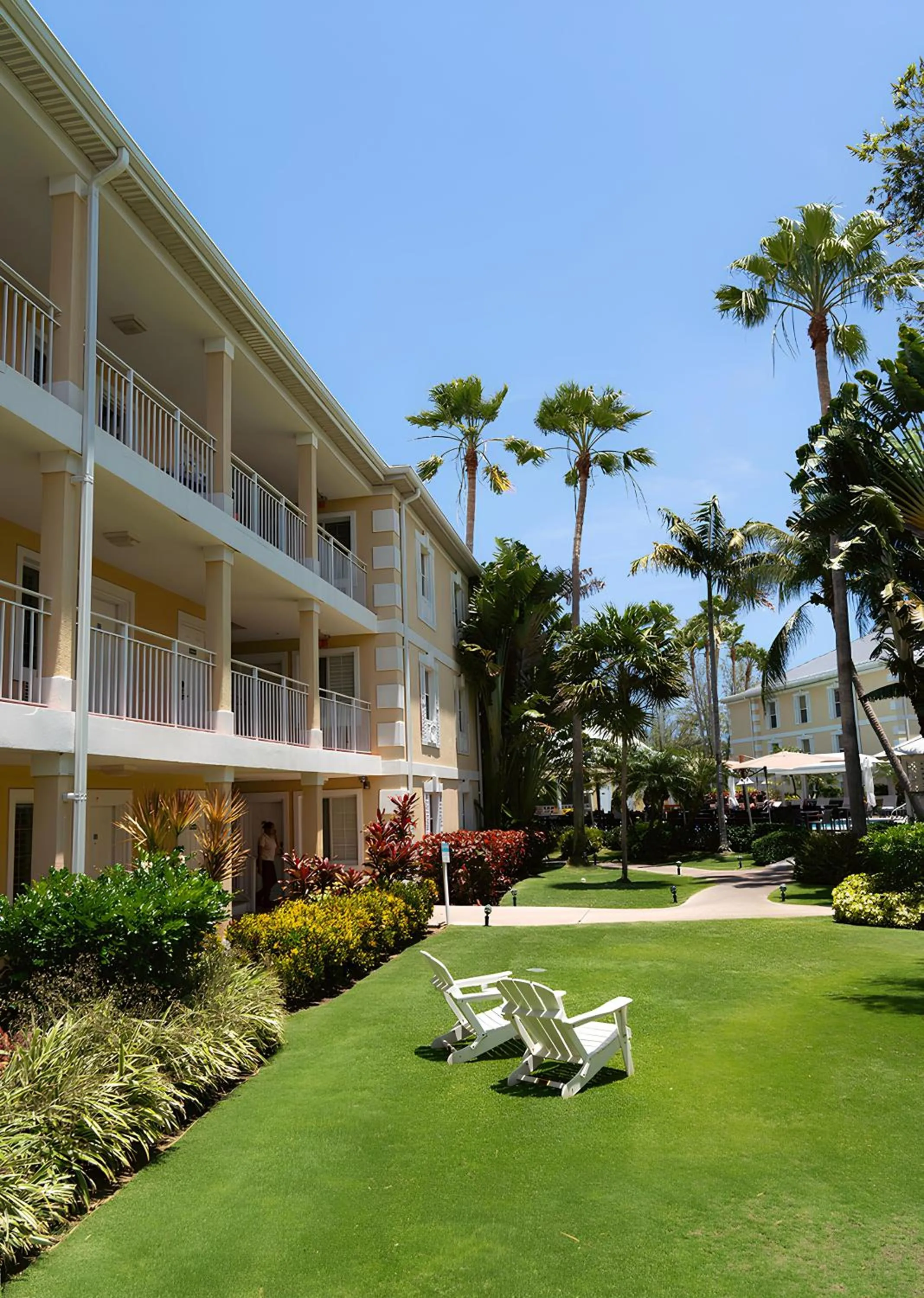 Property building in Sunshine Suites Resort