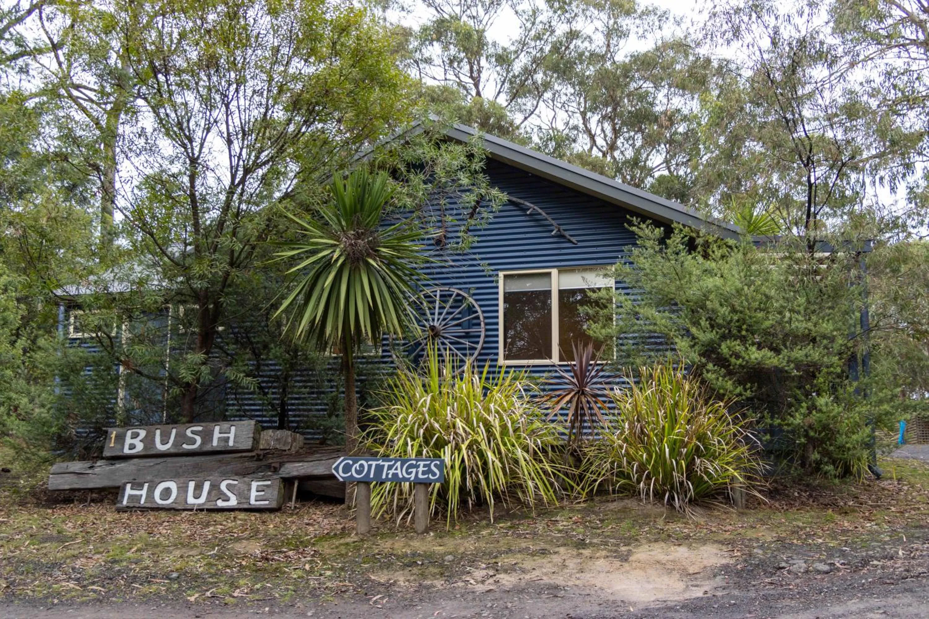 Lorne Bush House Cottages & Eco Retreats