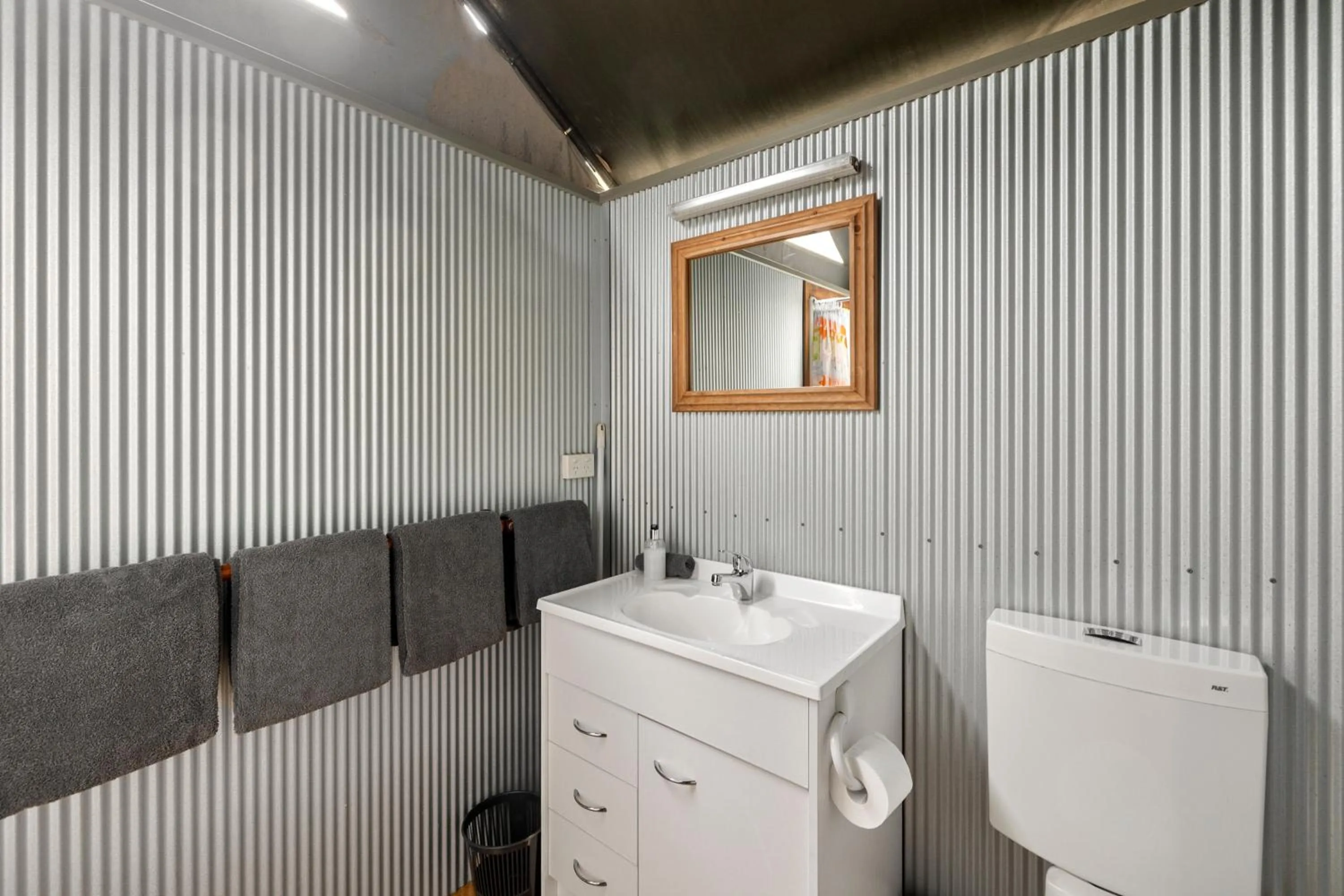 Lorne Bush House Cottages & Eco Retreats