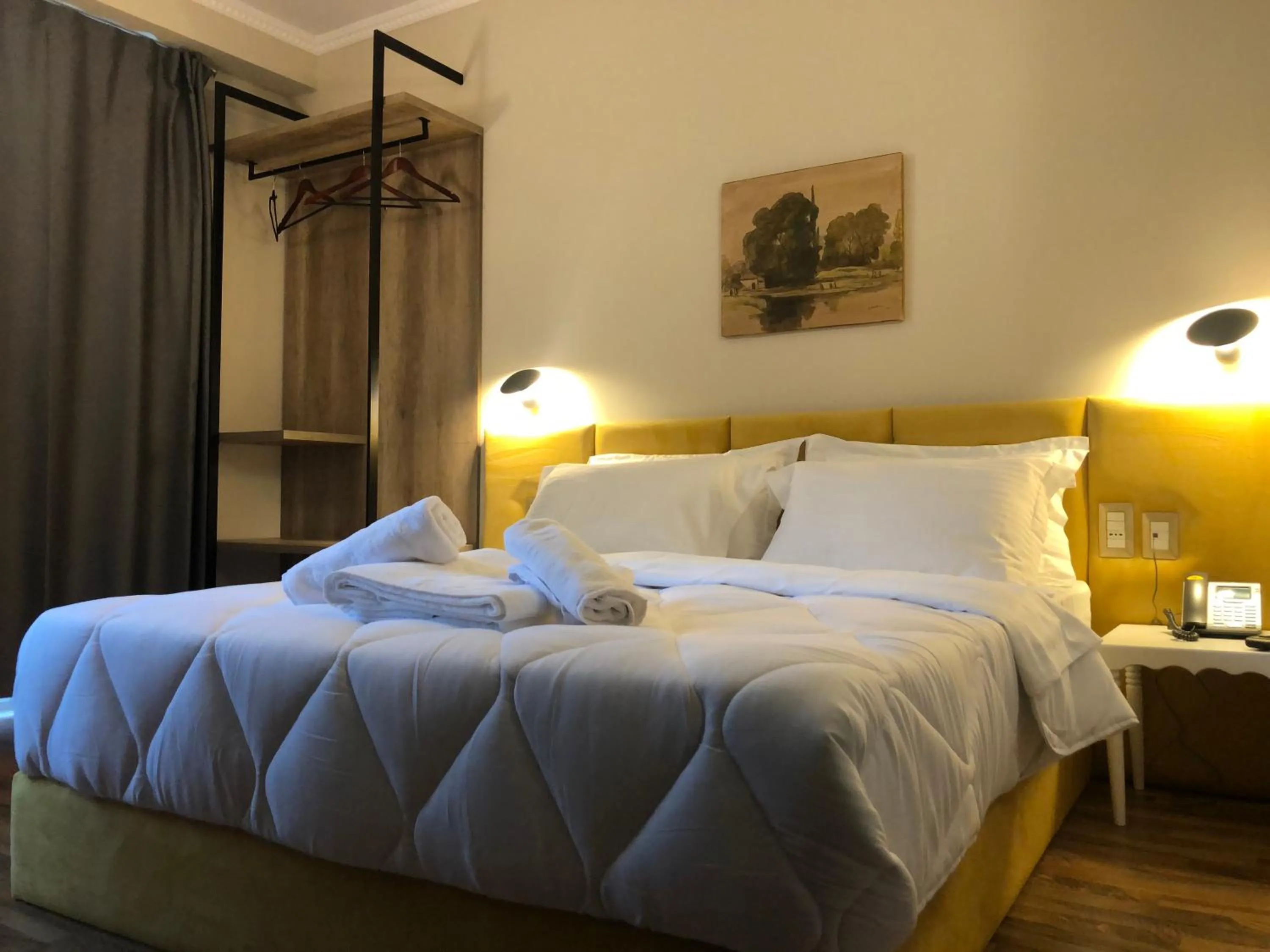 Bedroom, Bed in Ruby Palace