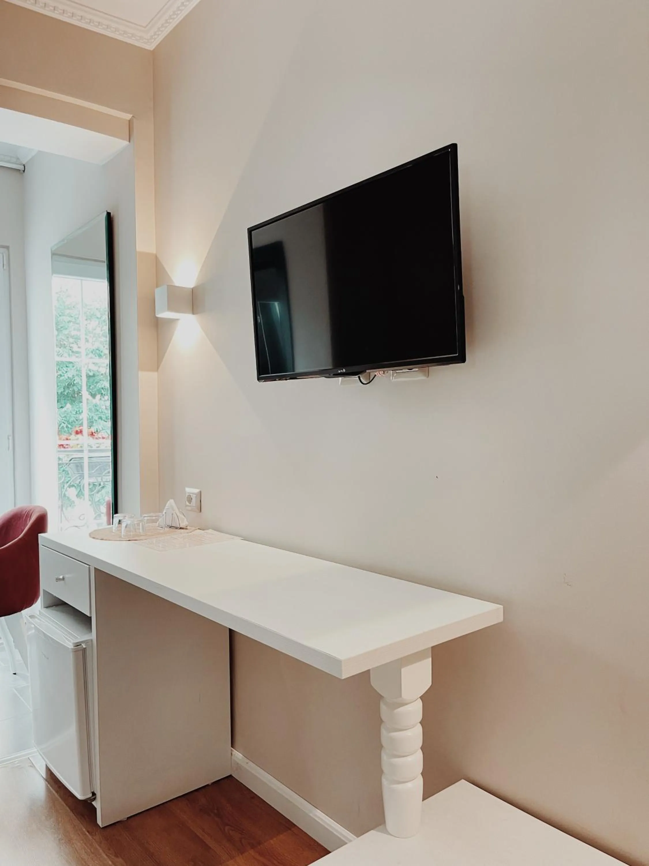 TV and multimedia in Ruby Palace