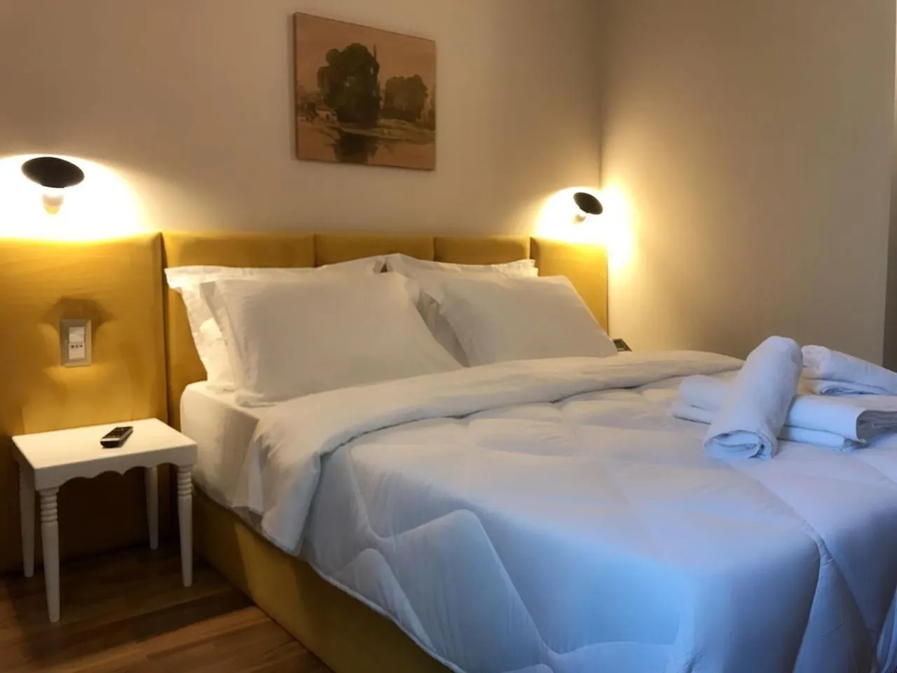 Photo of the whole room, Bed in Ruby Palace