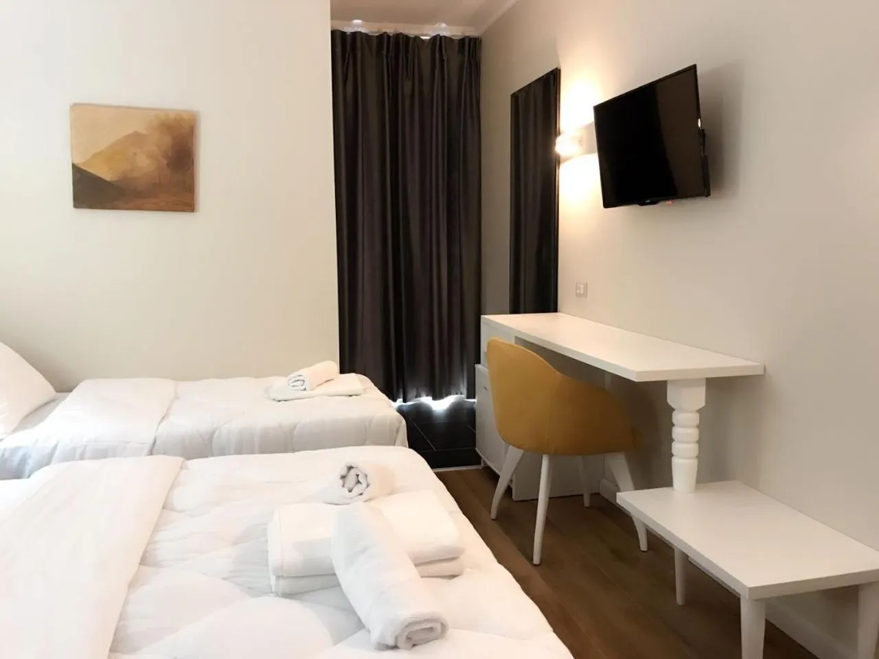 Bedroom, Bed in Ruby Palace