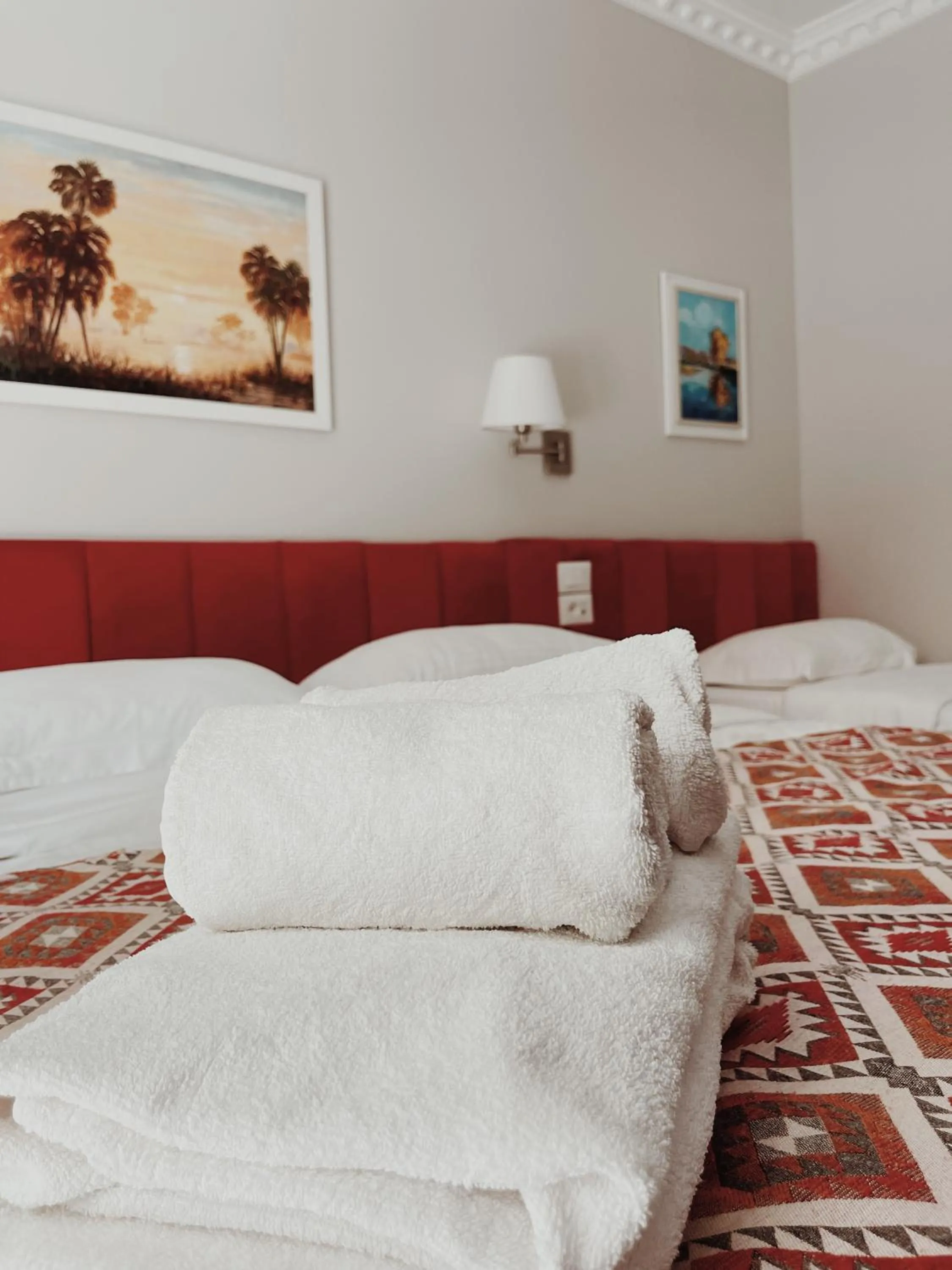 Bedroom, Bed in Ruby Palace