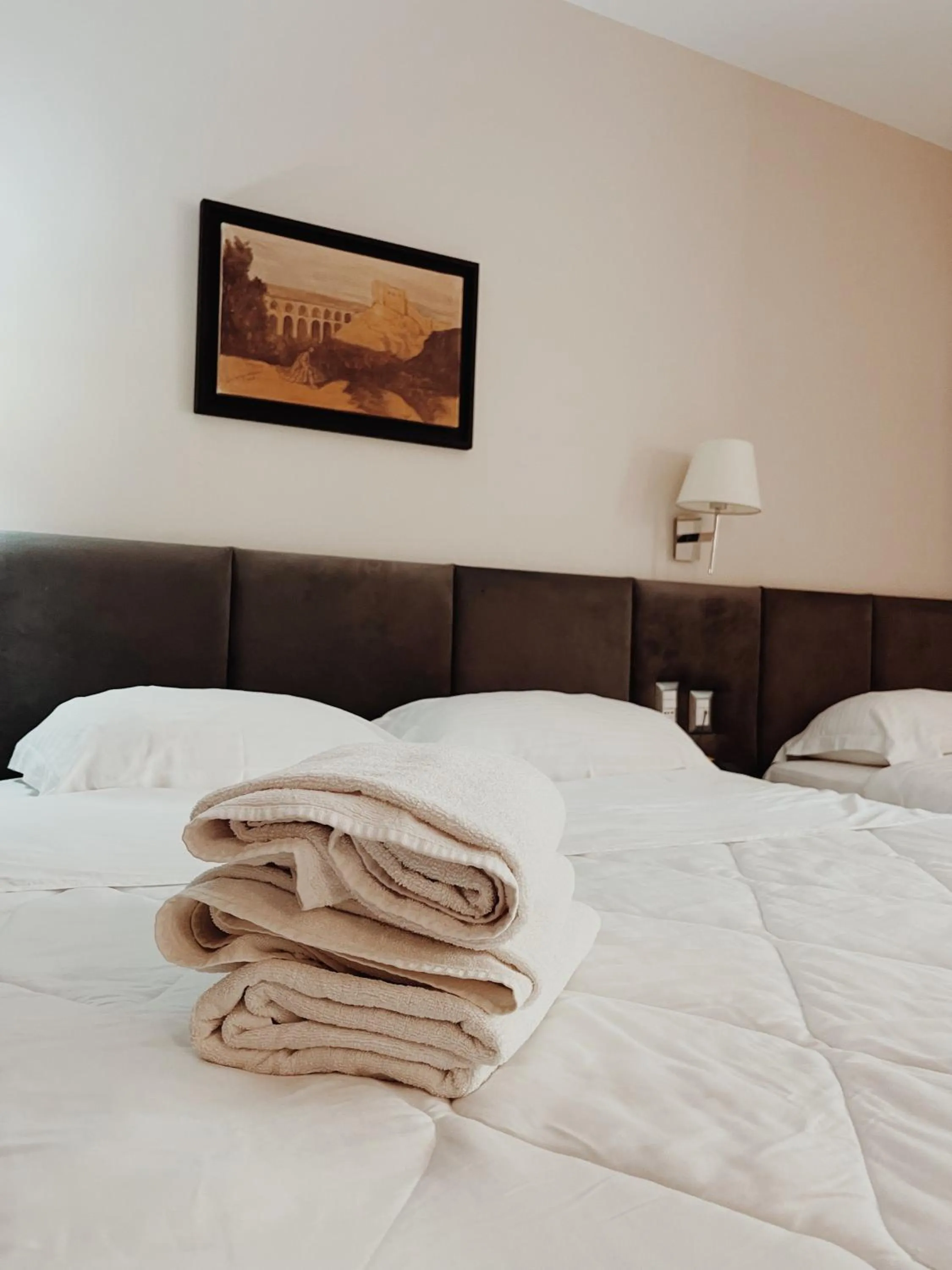 Bedroom, Bed in Ruby Palace