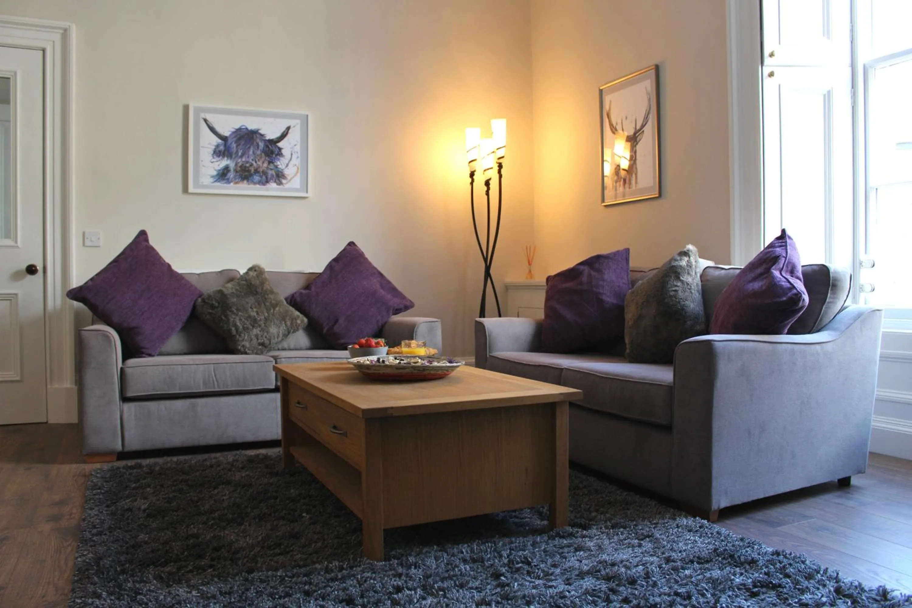Living room in Kirk View Apartment