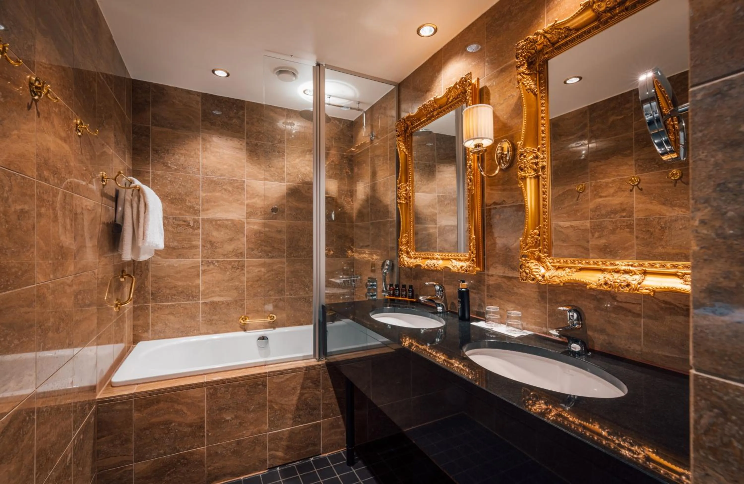 Shower in Hotel Haikko Manor & Spa