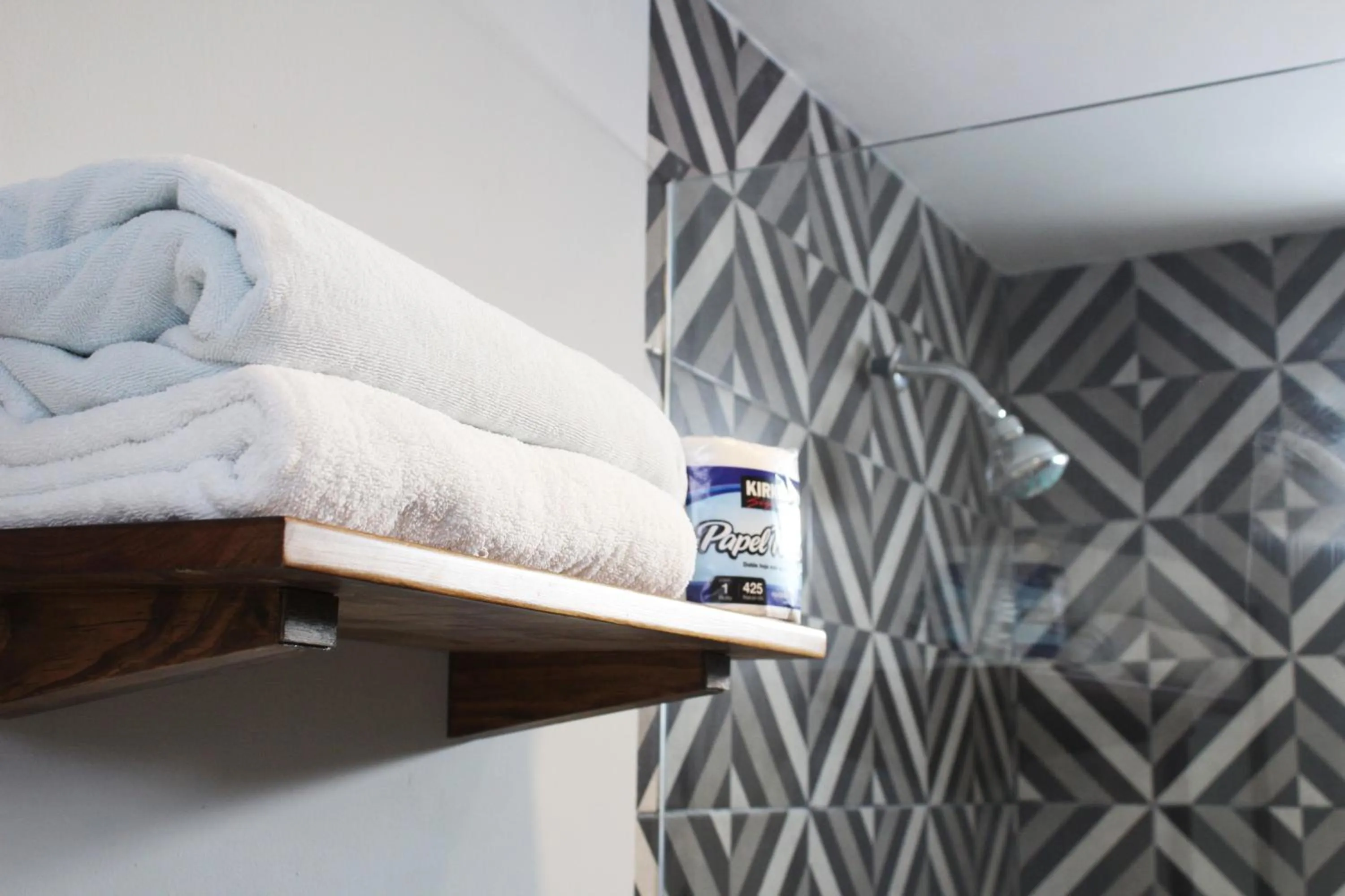 Shower, Bed in Gaia Studios