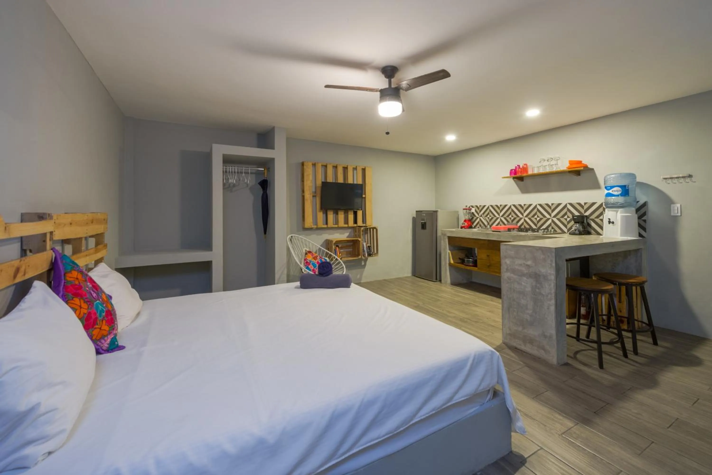 Photo of the whole room, Bed in Gaia Studios