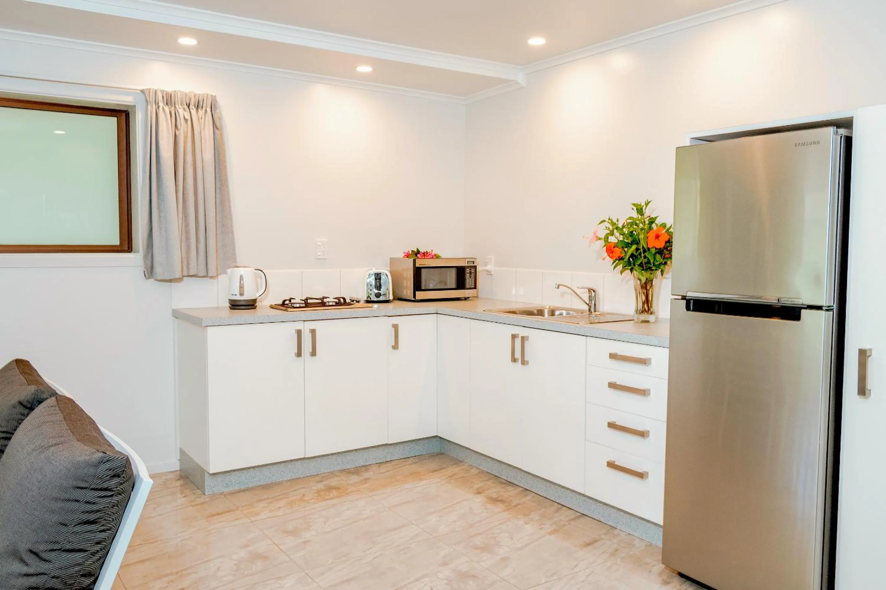 Kitchen or kitchenette in Lagoon Breeze Villas
