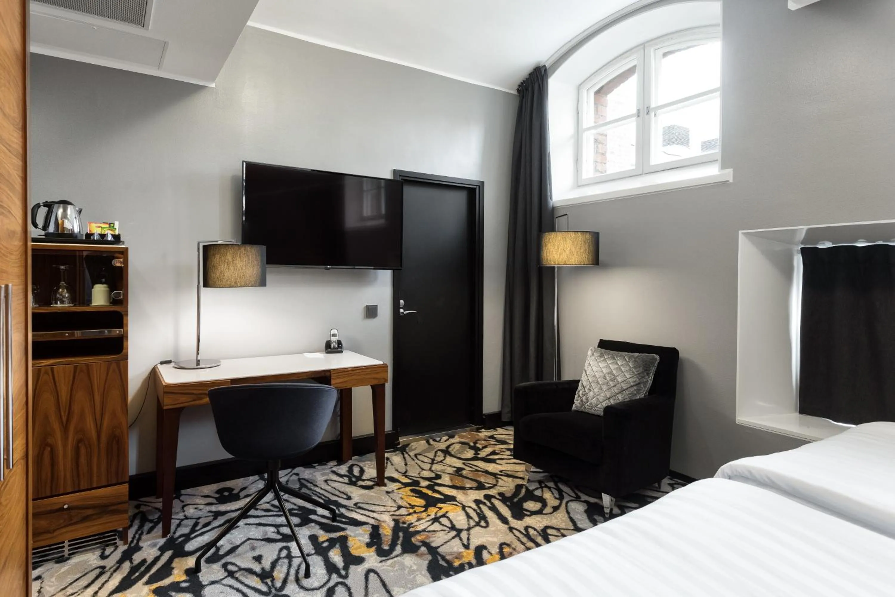 TV and multimedia, Bed in Hotel Katajanokka, Helsinki, a Tribute Portfolio Hotel