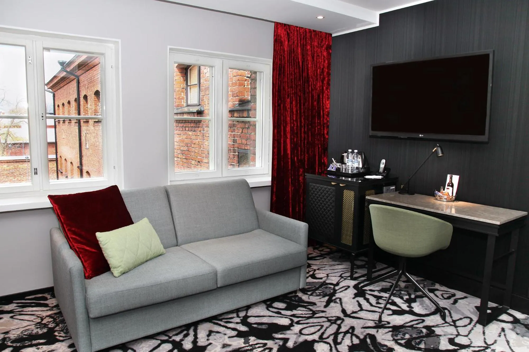 TV and multimedia in Hotel Katajanokka, Helsinki, a Tribute Portfolio Hotel