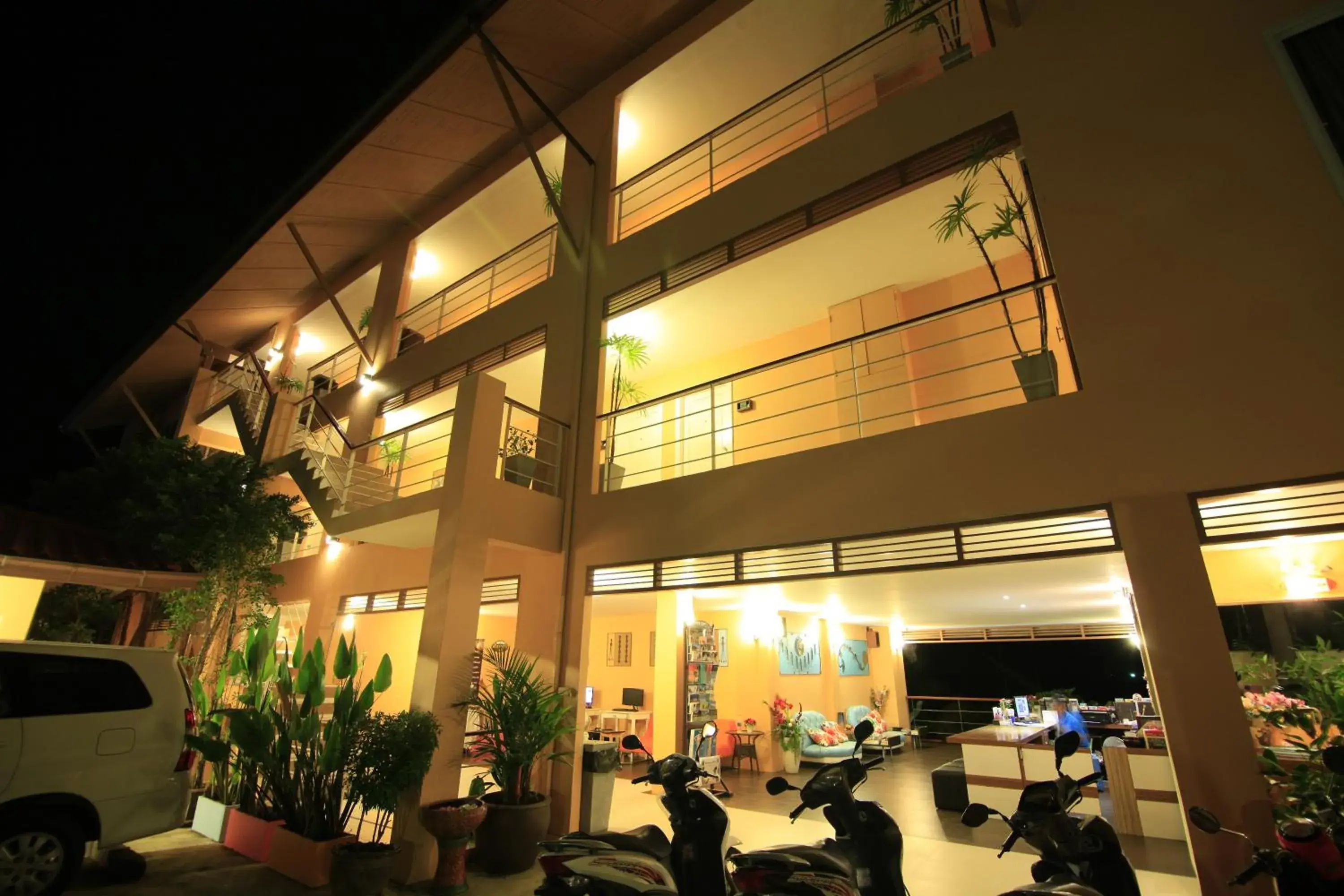 Property building in Palm Coco Mantra Property building in Palm Coco Mantra