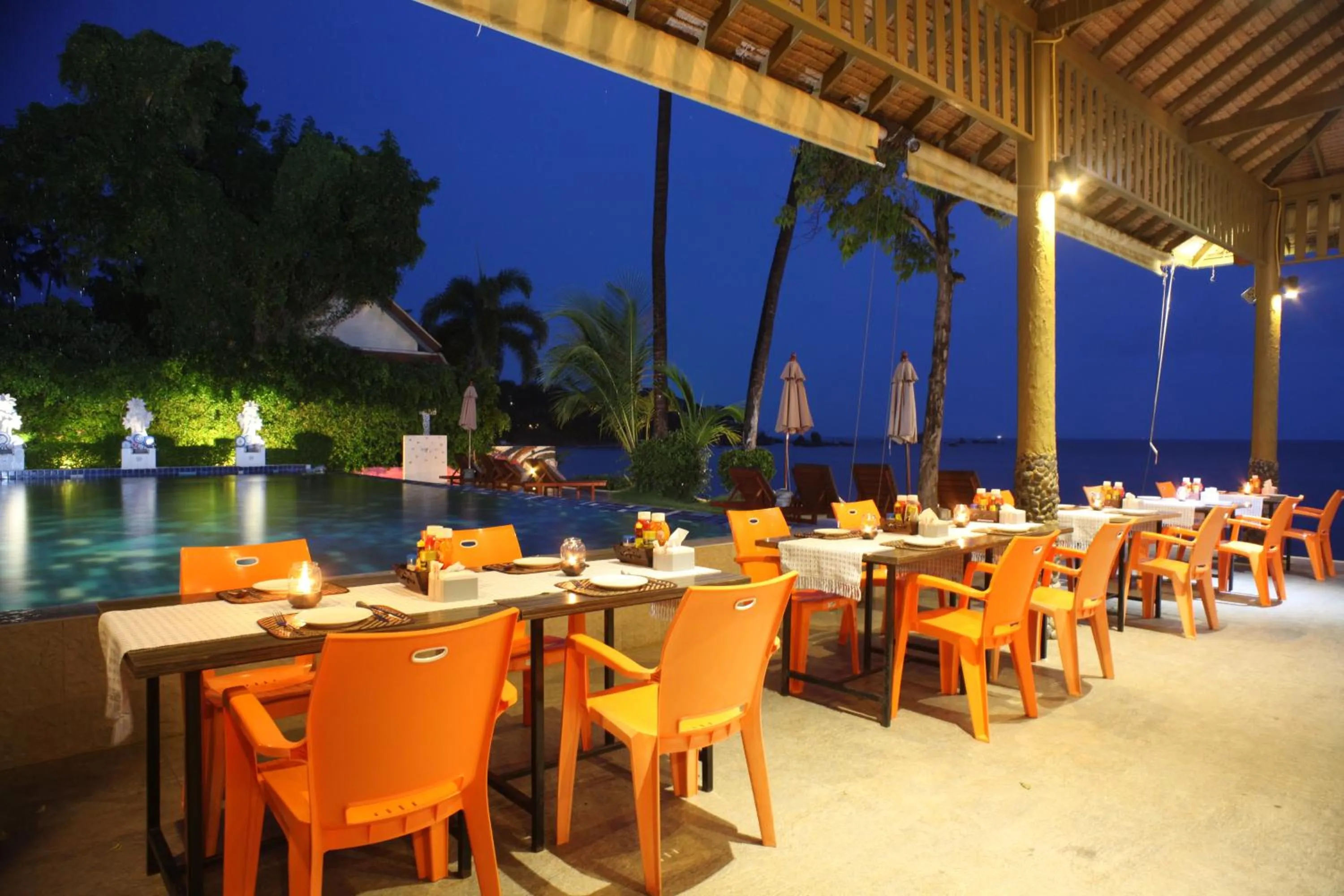Restaurant/places to eat in Palm Coco Mantra