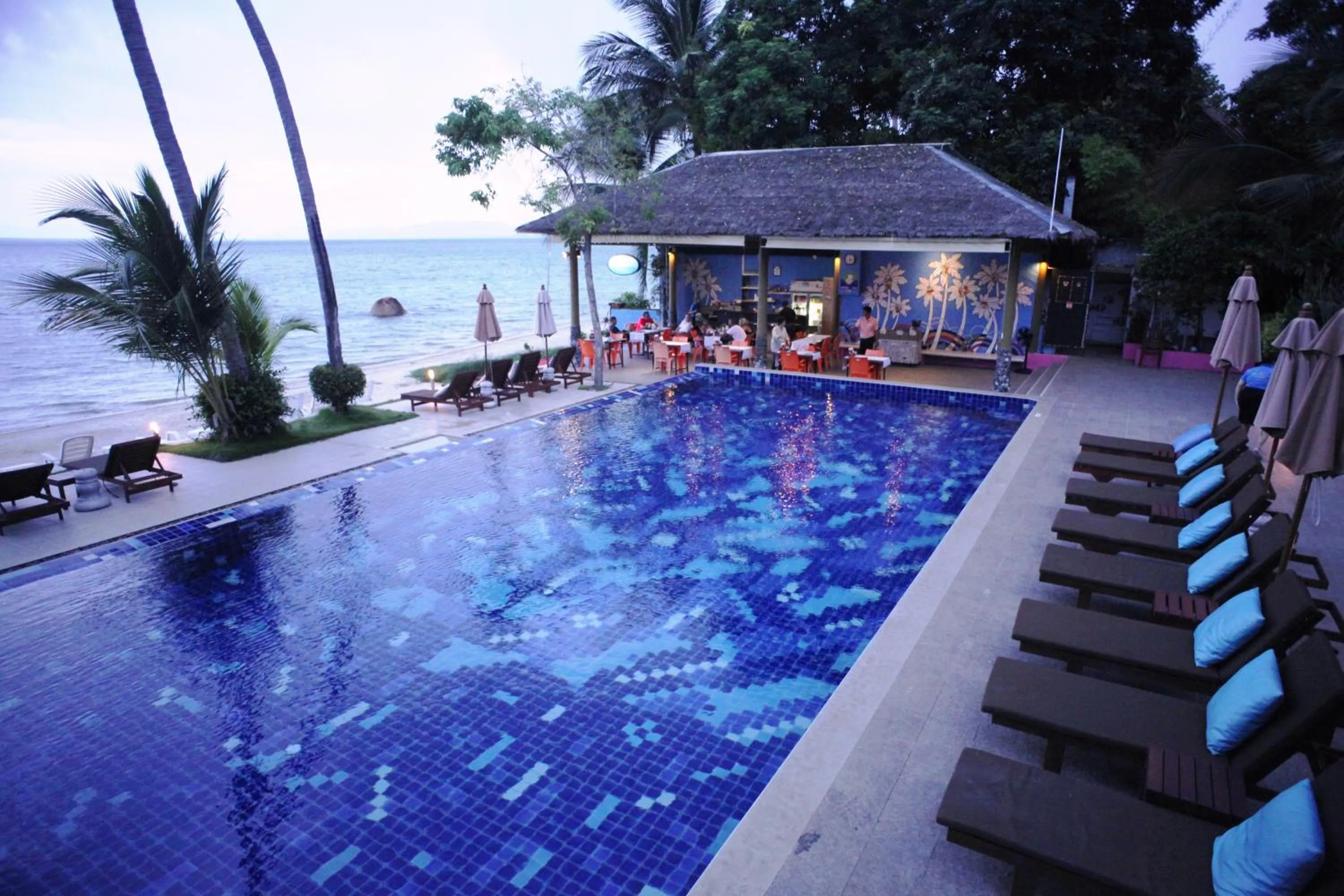 Restaurant/places to eat in Palm Coco Mantra