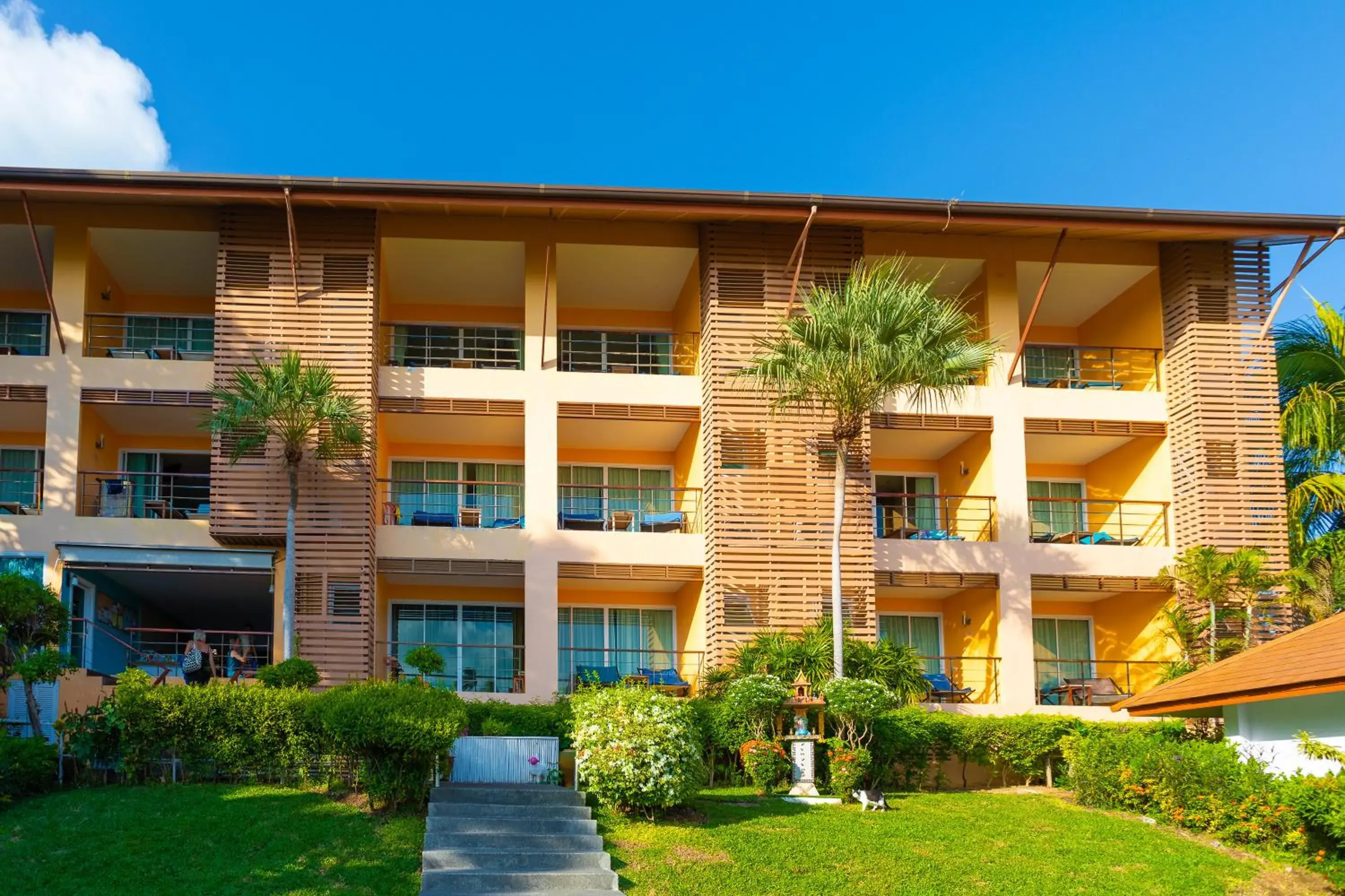 Property building in Palm Coco Mantra Property building in Palm Coco Mantra