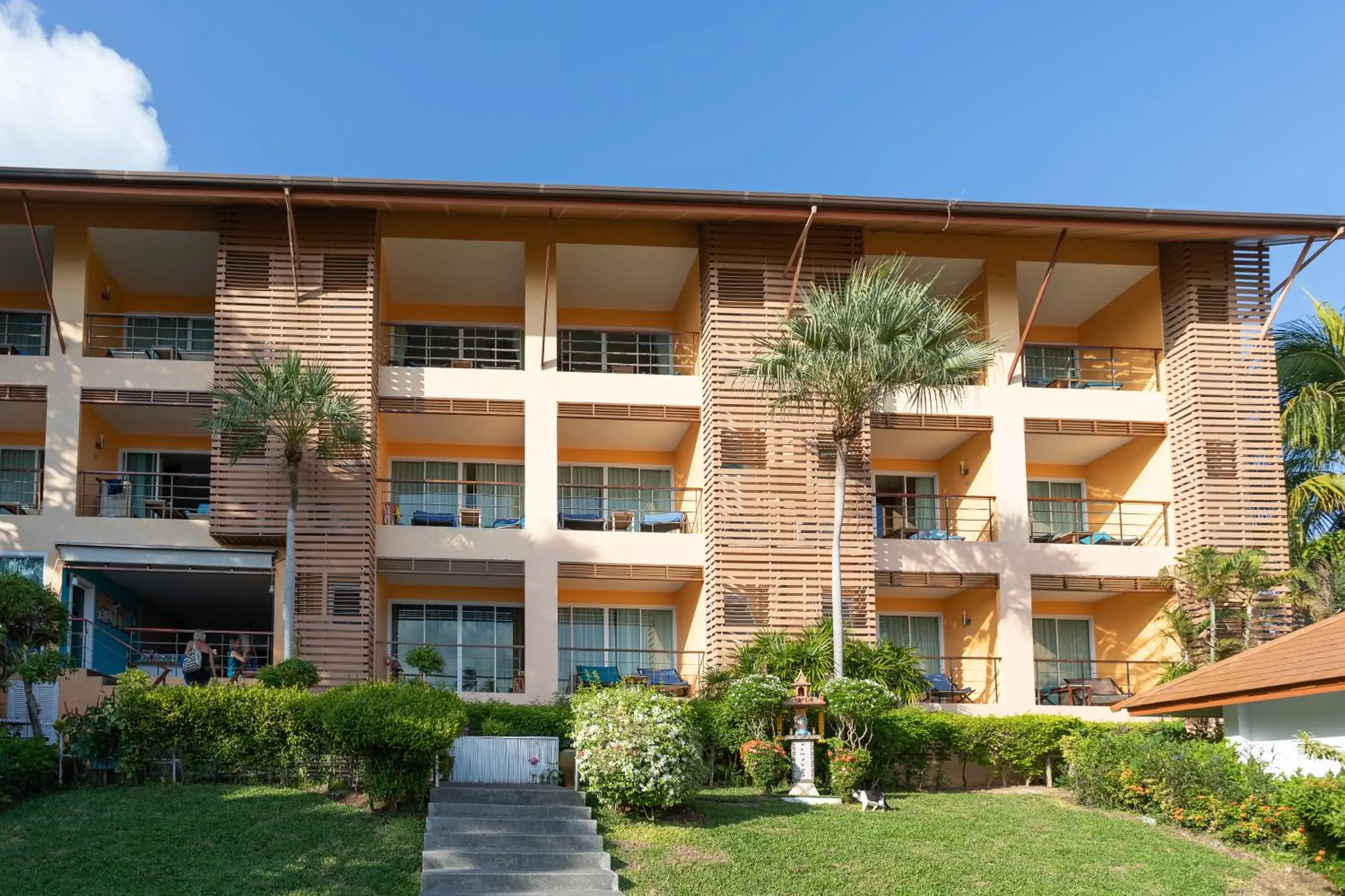 Property building in Palm Coco Mantra Property building in Palm Coco Mantra