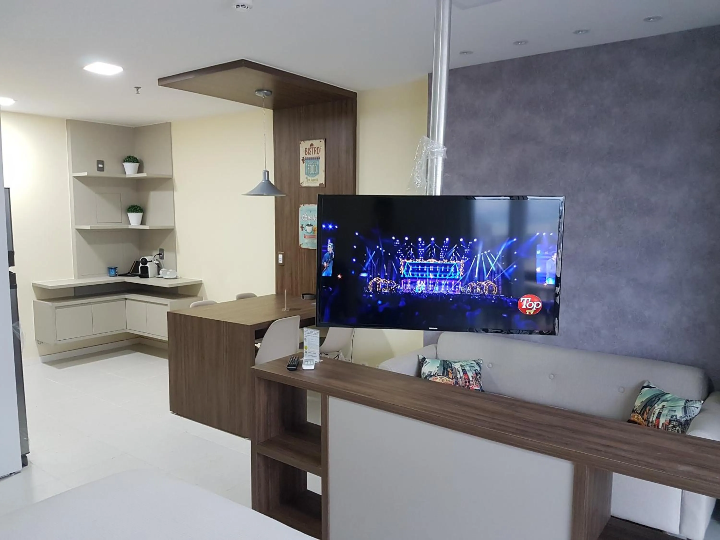 Communal lounge/ TV room in Aparthotel BSB Flats