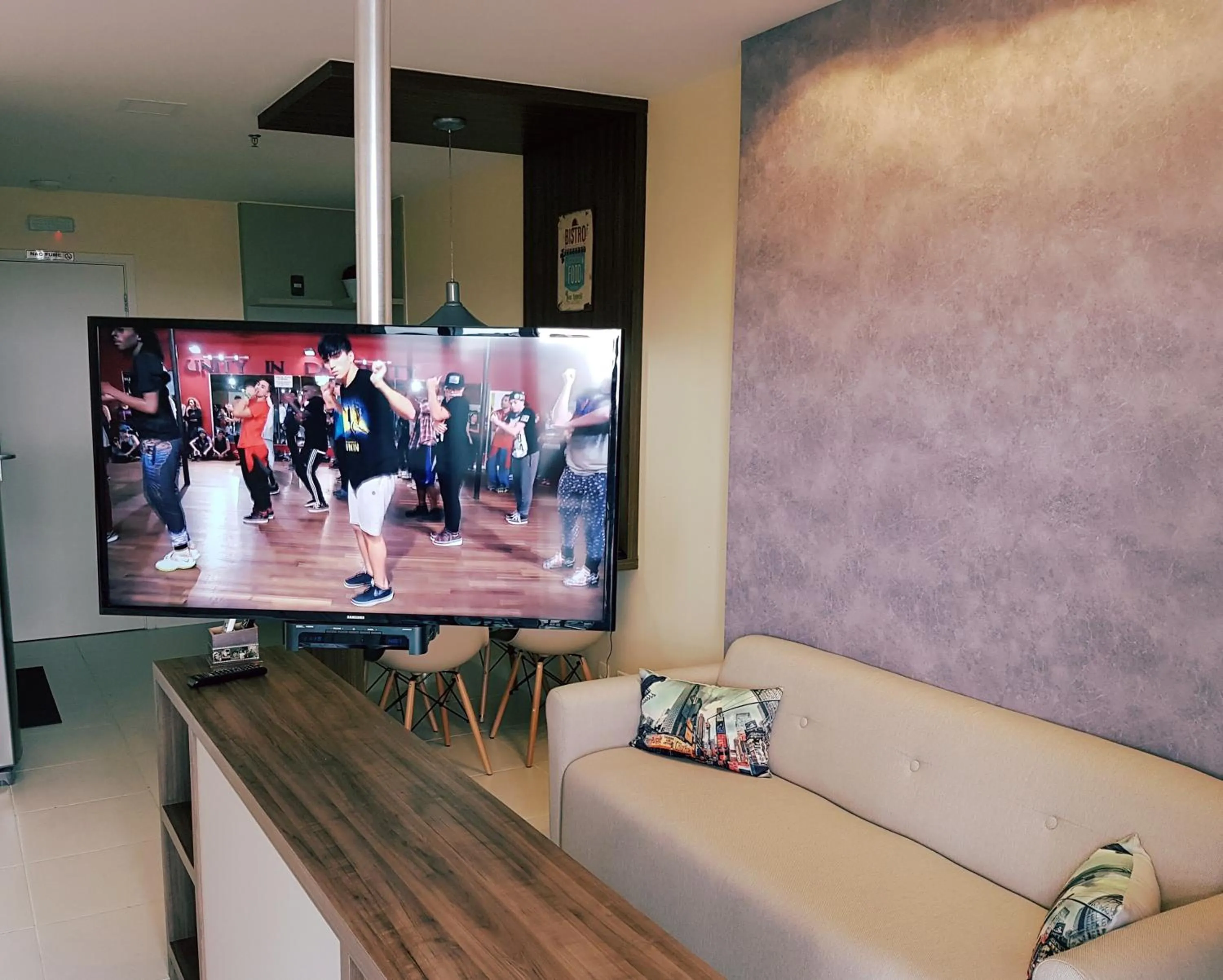 TV and multimedia in Aparthotel BSB Flats