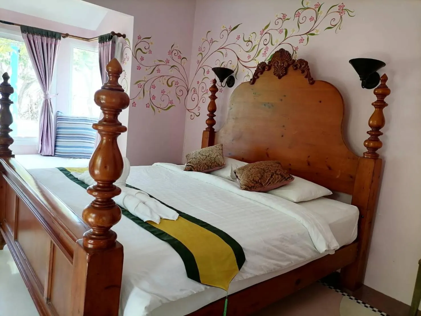 Bed in Baanmontra Beach Resort - Bankrut