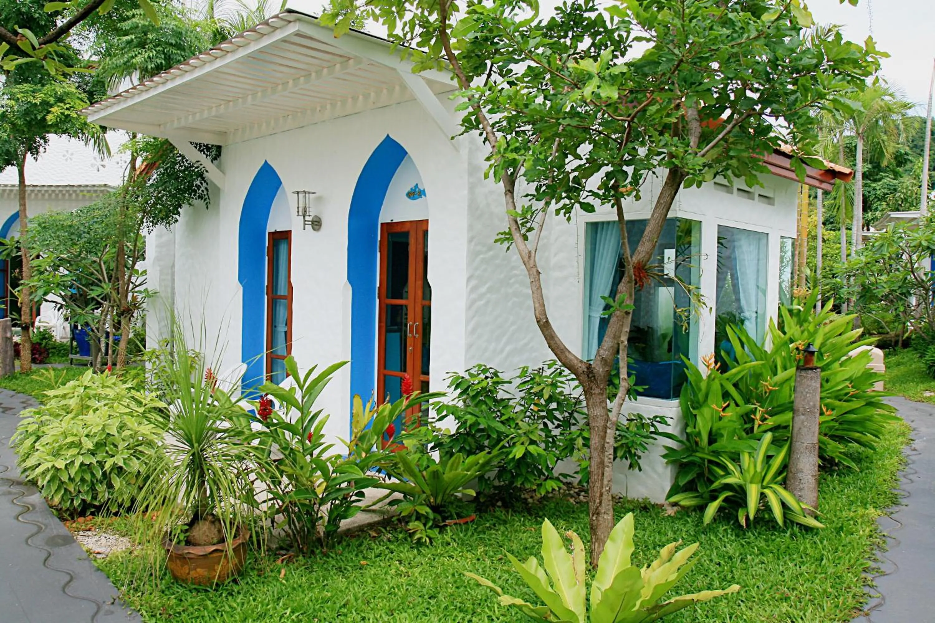 Garden in Baanmontra Beach Resort - Bankrut