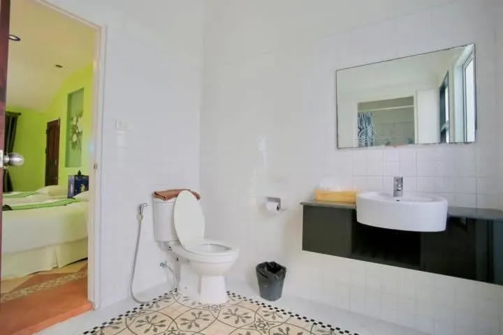 Baanmontra Beach Resort - Bankrut